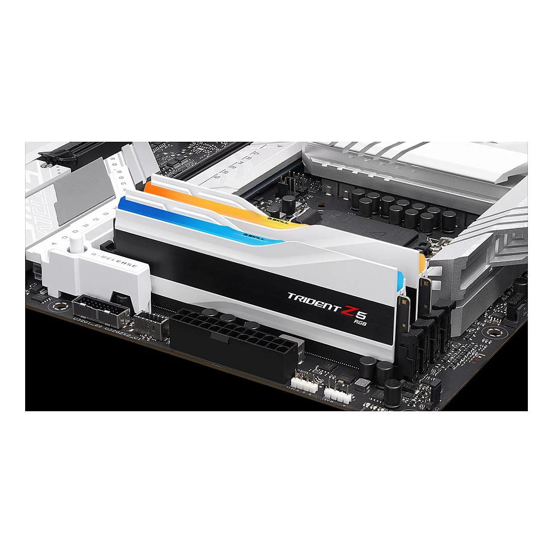 RAM Memorie G.SKILL Trident Z5 RGB DDR5-6000 CL30 / 64GB (2x32GB) / DIMM / Kit / 64-TZ5RW - 6