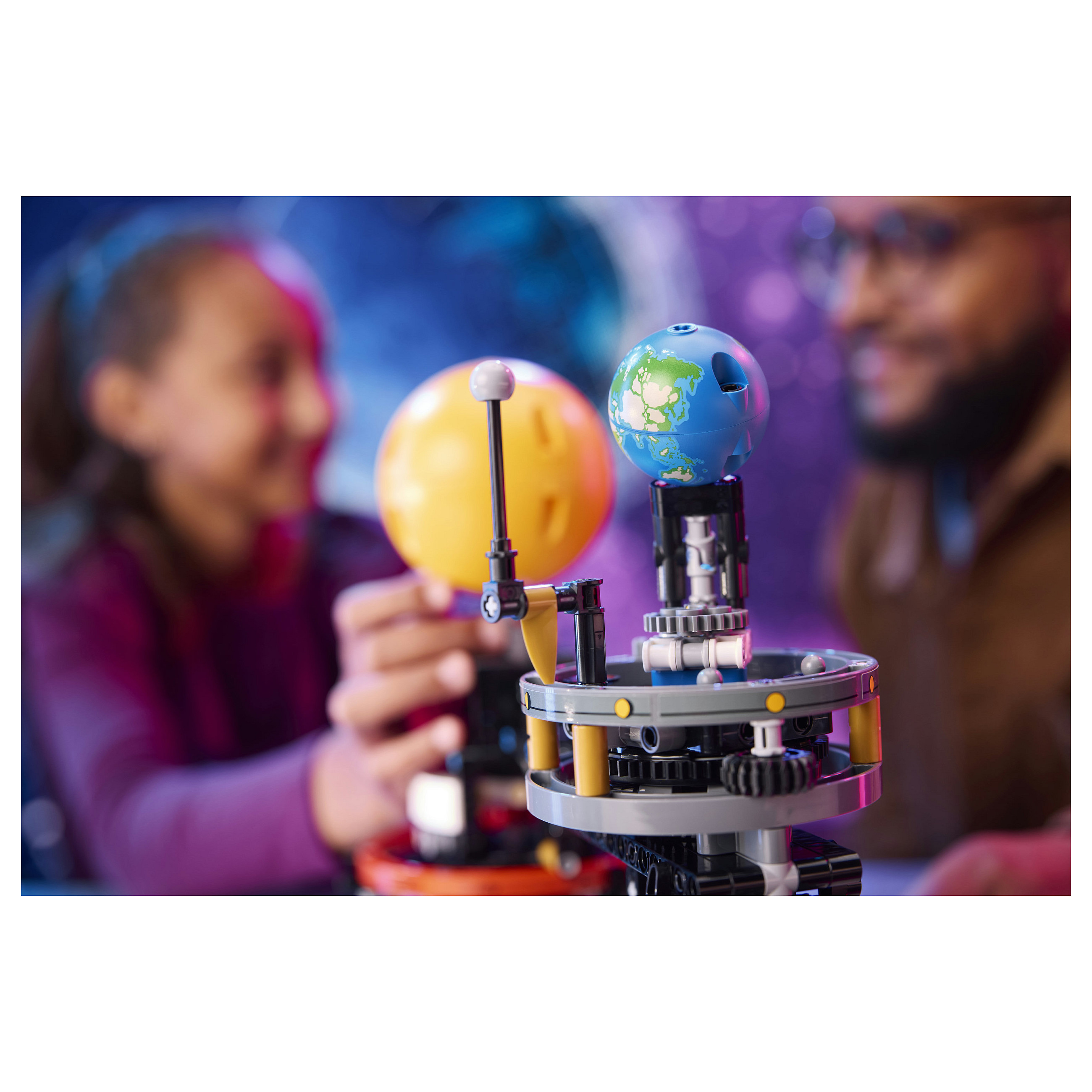 LEGO 42179 Technic Planet Earth and Moon in Orbit - 6