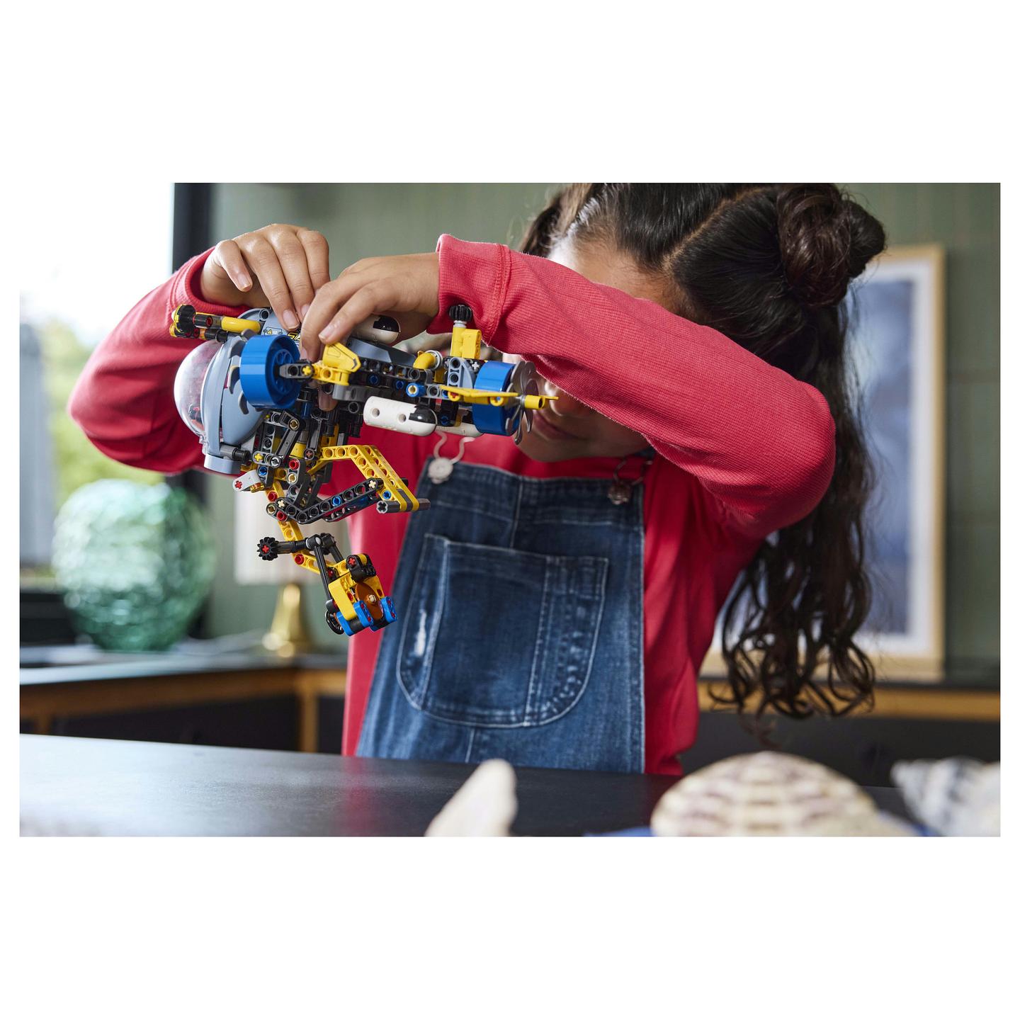 LEGO Technic Deep-Sea Research Submarine - 4
