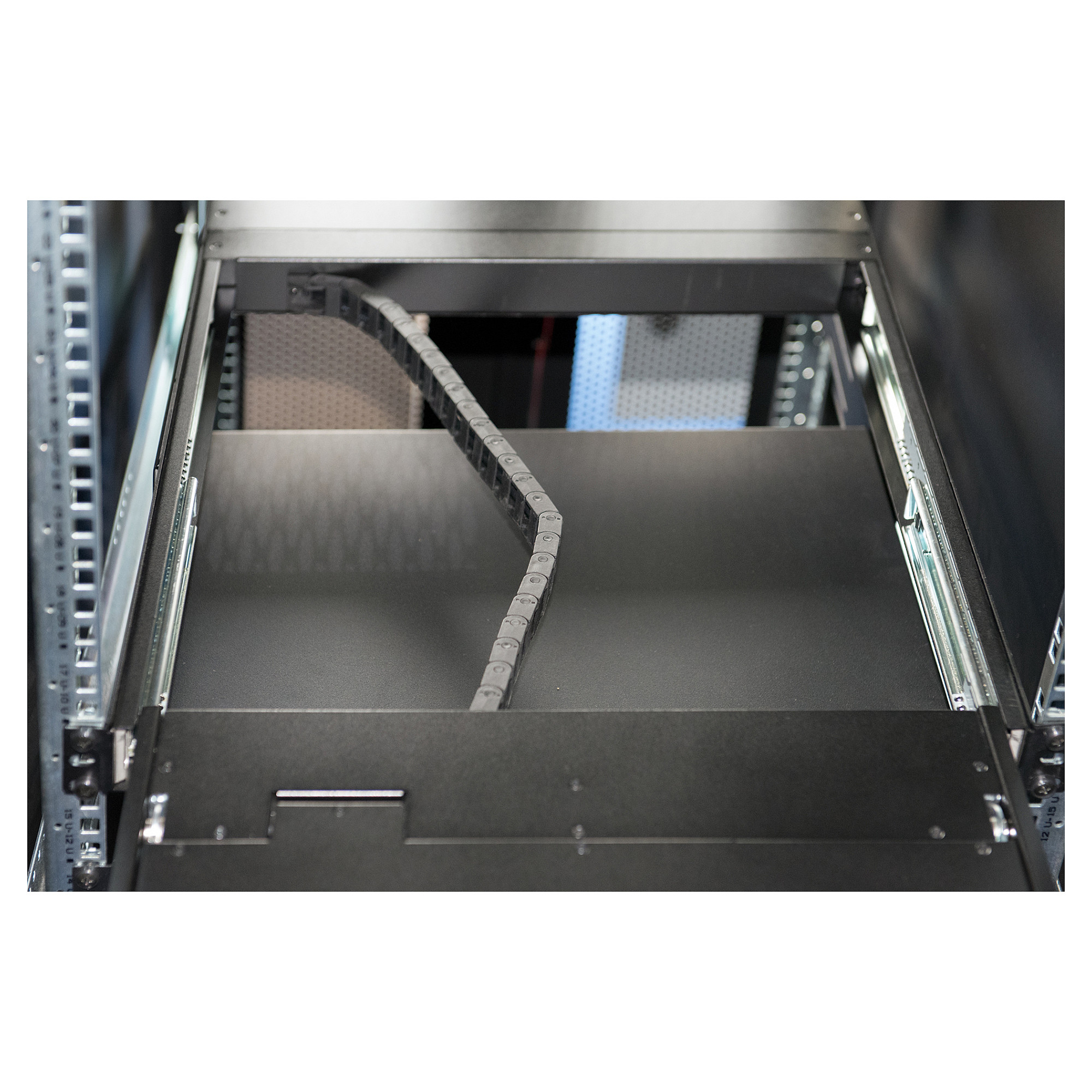 Digitus Modular LCD KVM Console / 19″ TFT / 16-Port VGA / Touchpad / German Keyboard - 6