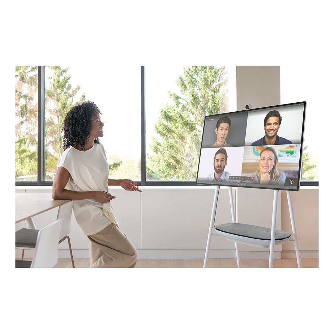 APC Smart-UPS CSH2 Mobile Battery – Enterprise Lithium-Ion Mobile Power Solution for Microsoft Surface Hub 2 & Surface Hub 2S, Designed for Flexible Collaboration & Portable Meeting Environments - 5