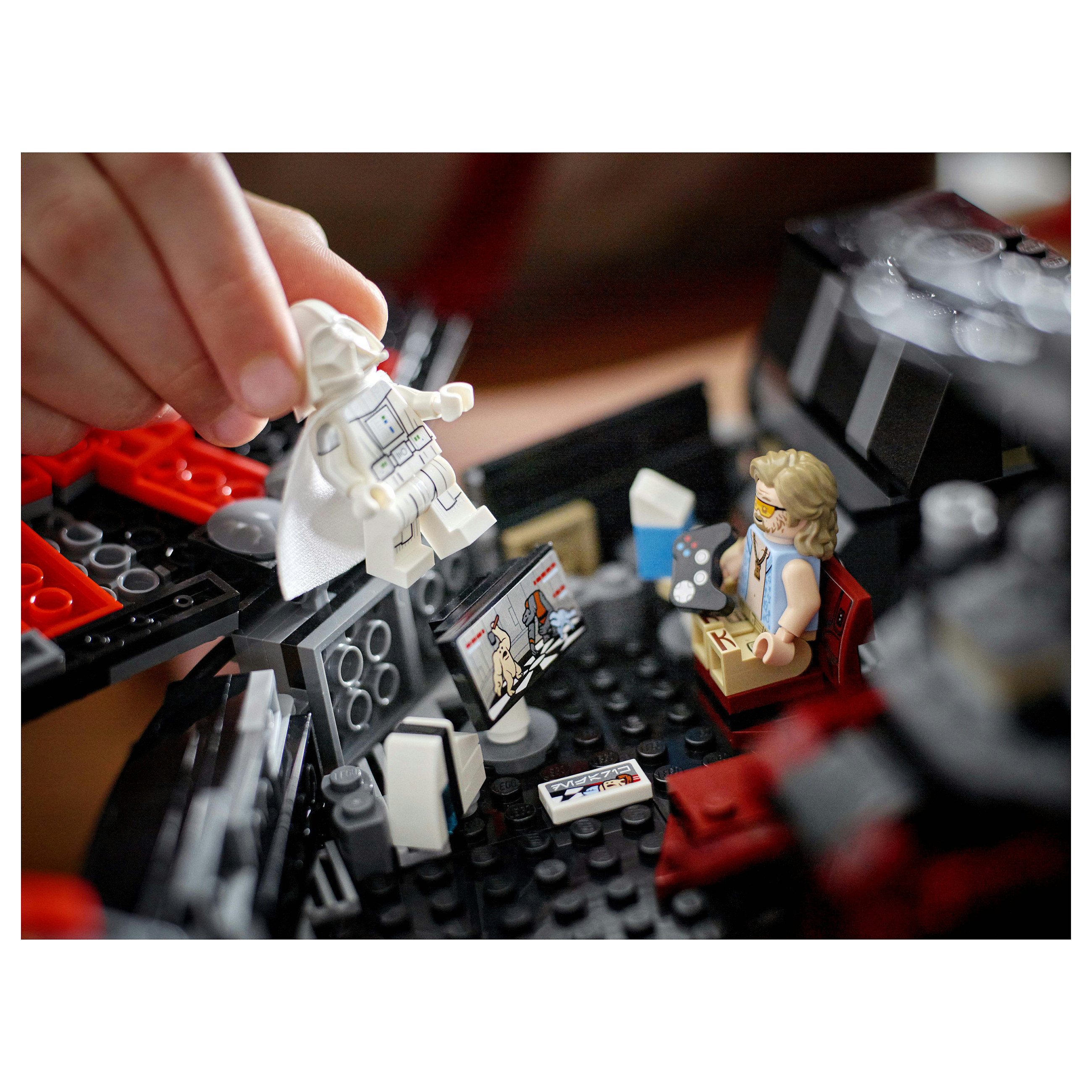 LEGO Star Wars Dunkler Millennium Falke 75389 - 3