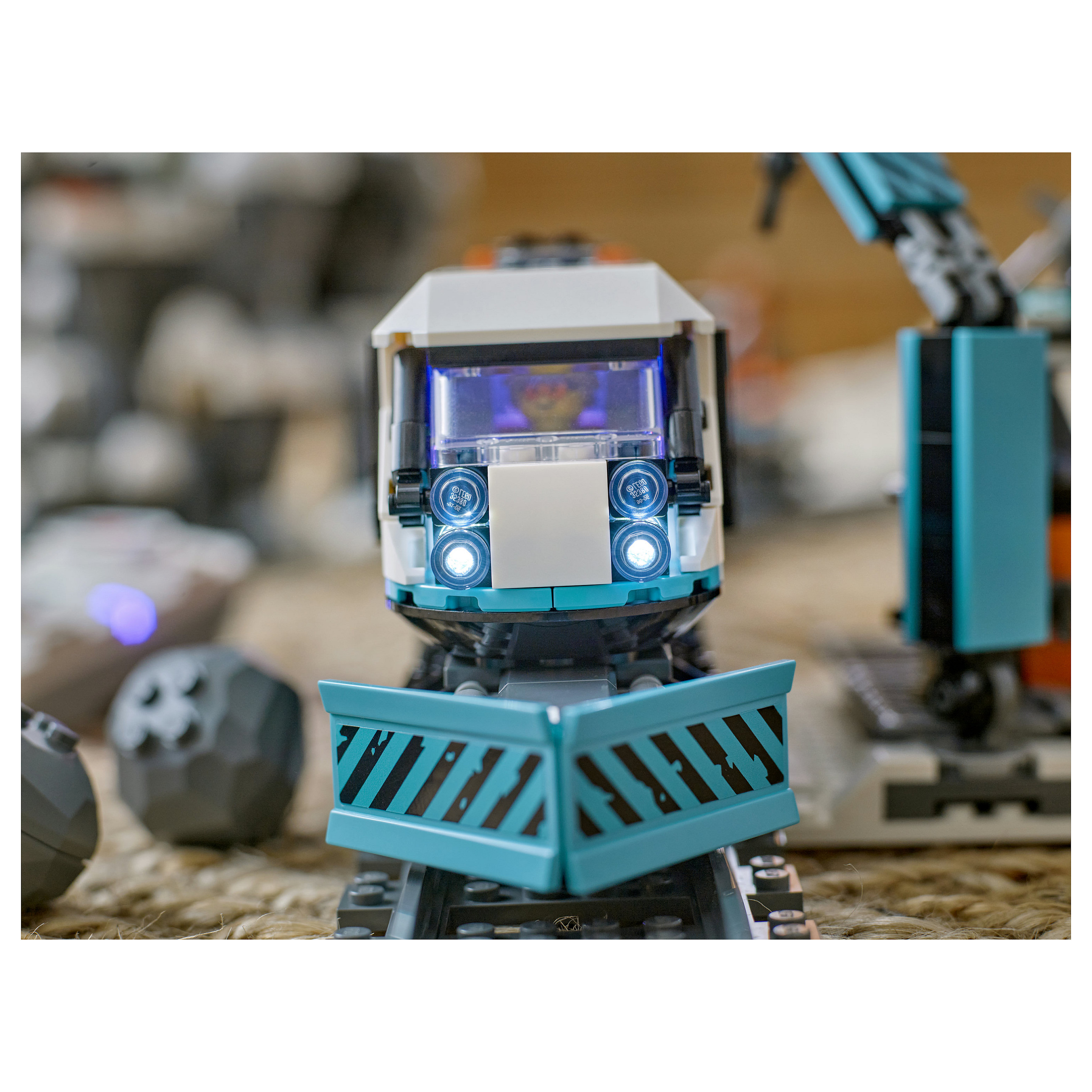 LEGO City Explorers Arctic Polar Express Train – Mix - 26