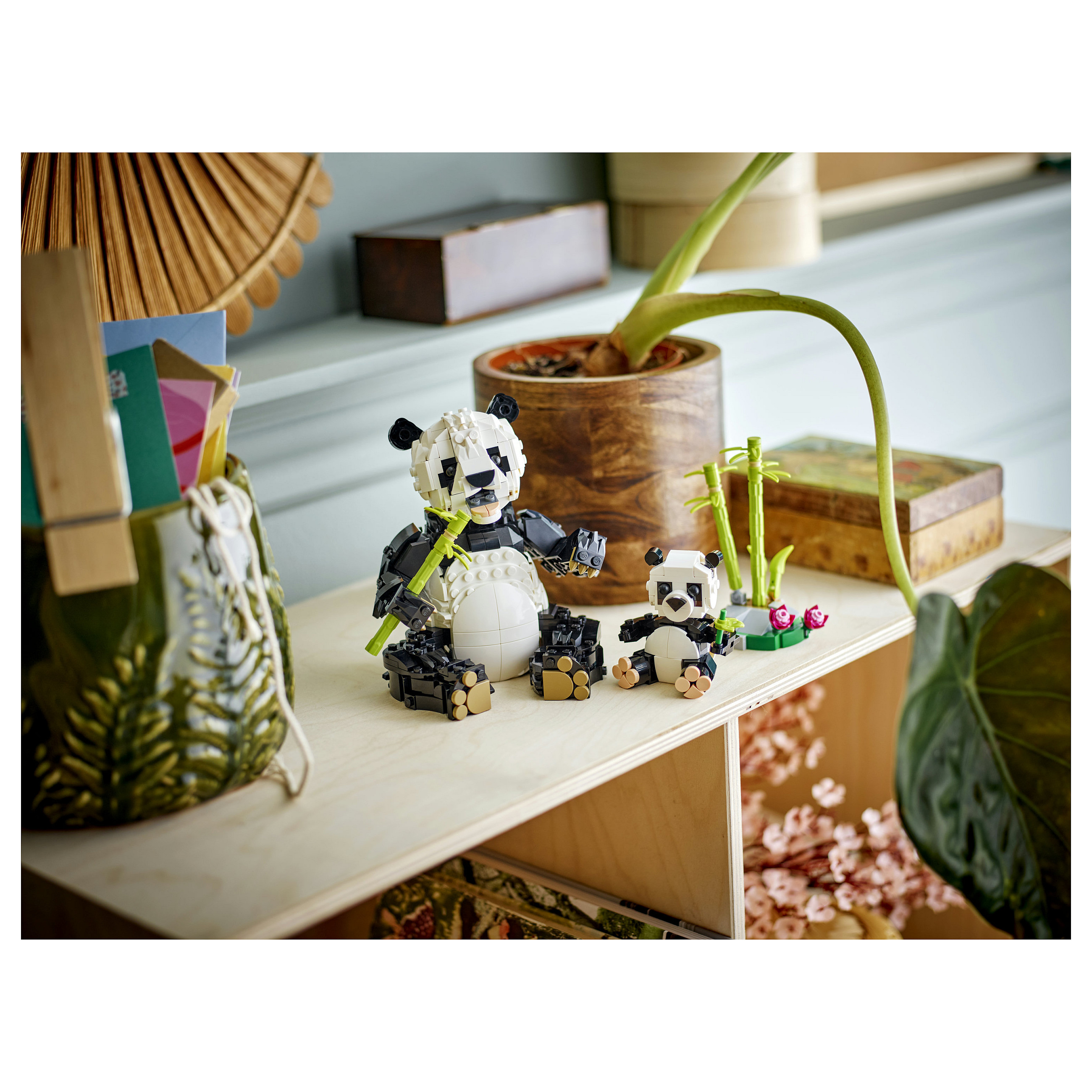 LEGO Creator Wild Animals: Panda family 31165 - 16