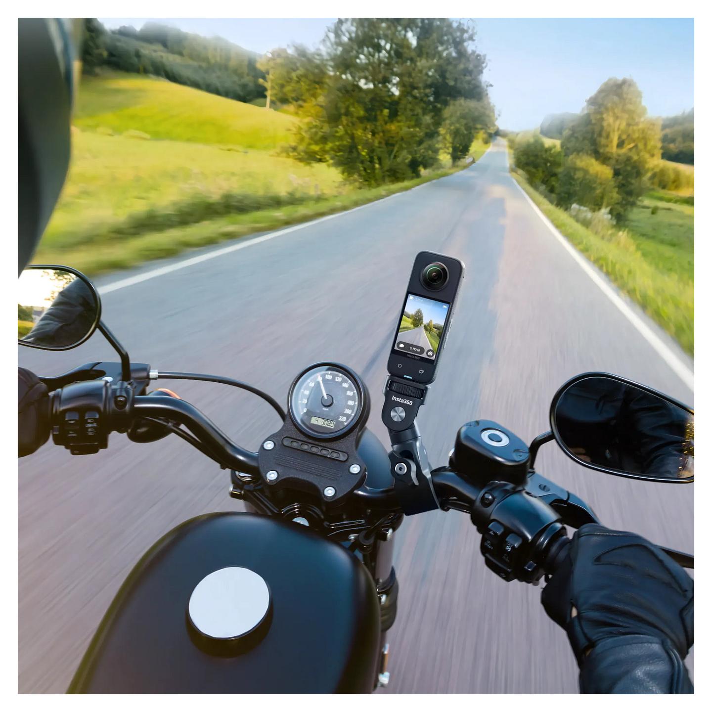 Kamerë digjitale Insta360 X4 Motorcycle Bundle, 360°, 8K30, 72MP, f/1.9, Wi-Fi, Bluetooth, microSD - Zezë - 16