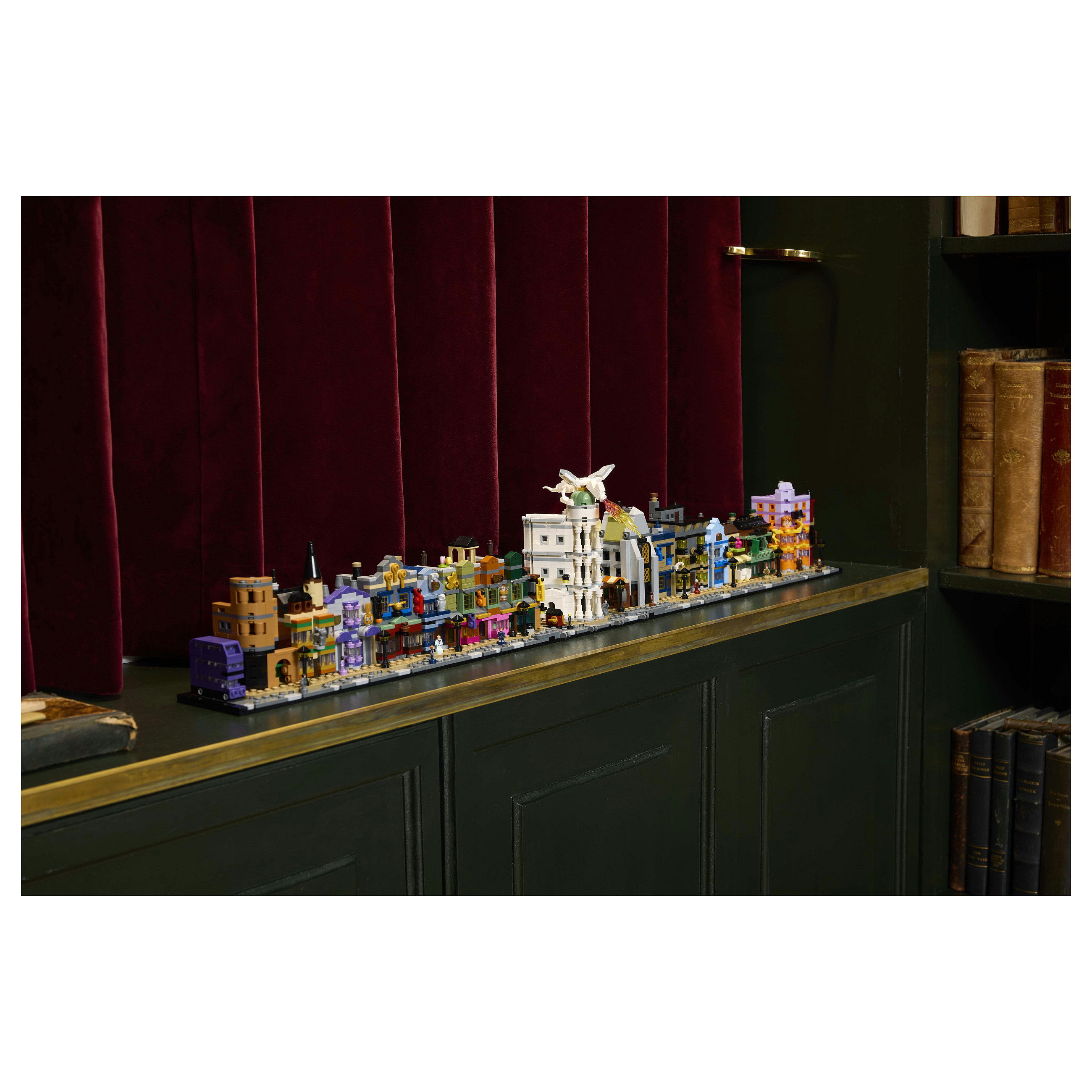 LEGO Harry Potter The Magical Shops of Diagon Alley 76444 - 26