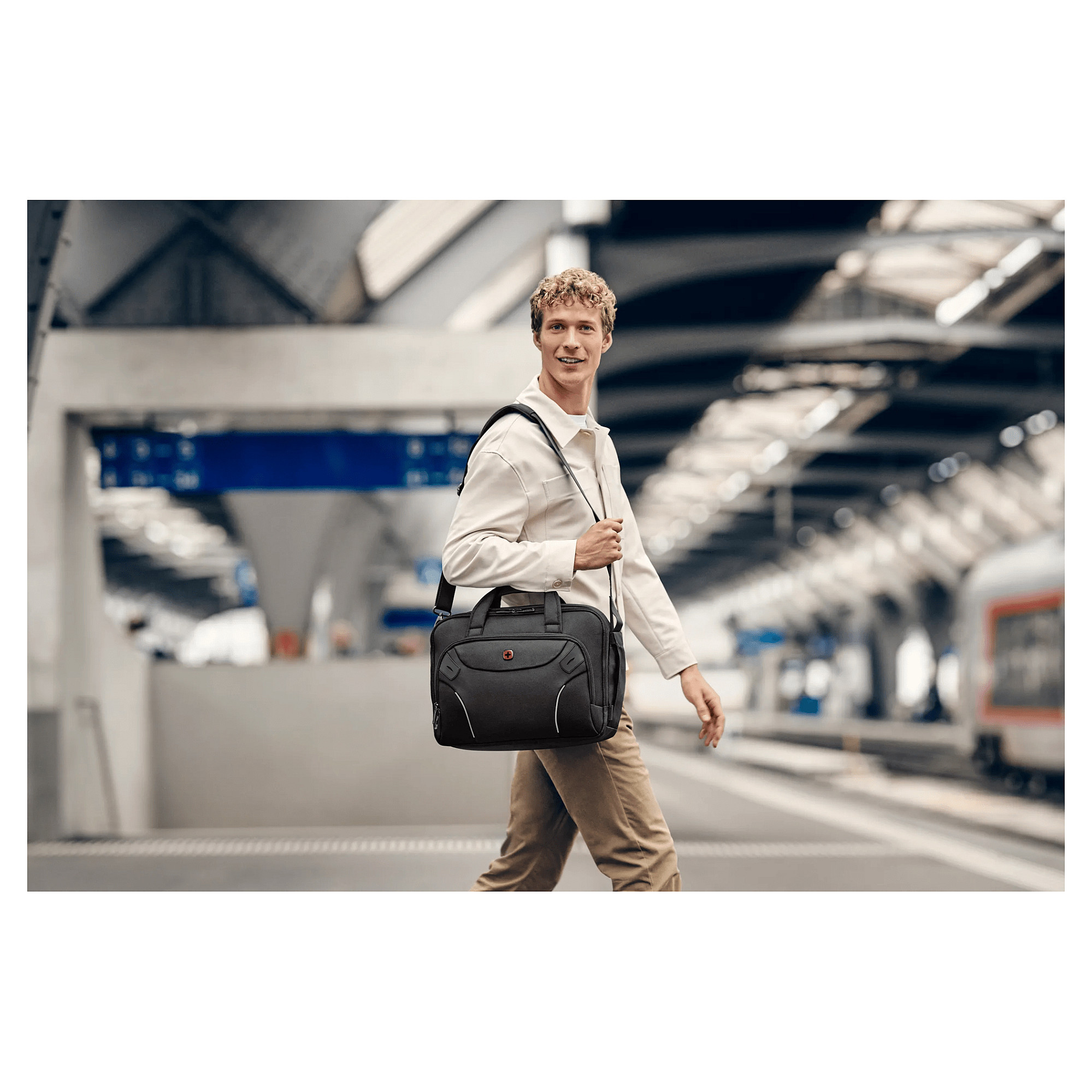 Çantë Wenger Cosmic Brief 653497 / 14-16" / 17L / Recycled Polyester / Tablet 10" / Trolley Strap - Zezë - 12