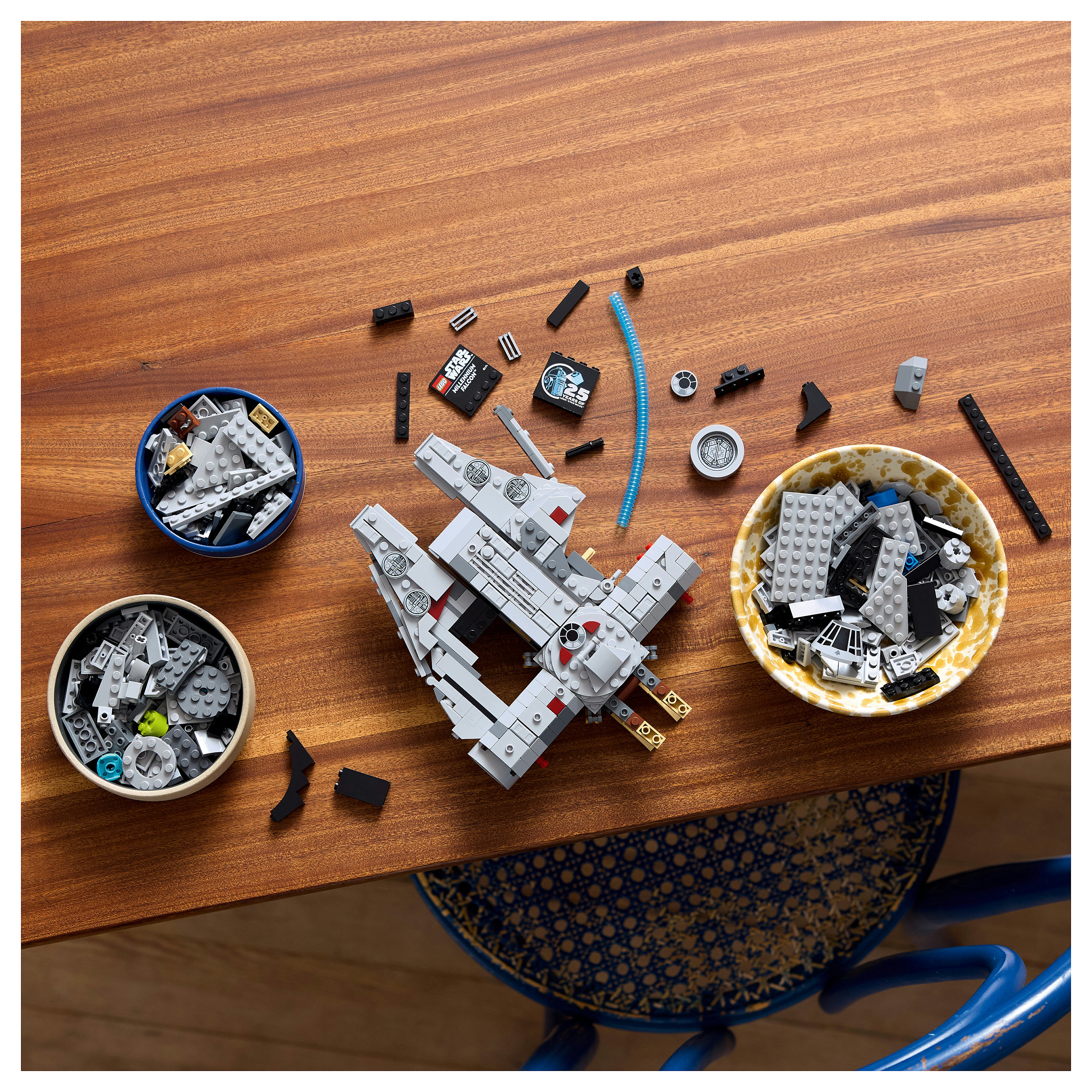 LEGO Star Wars Millennium Falcon 75375 - 6