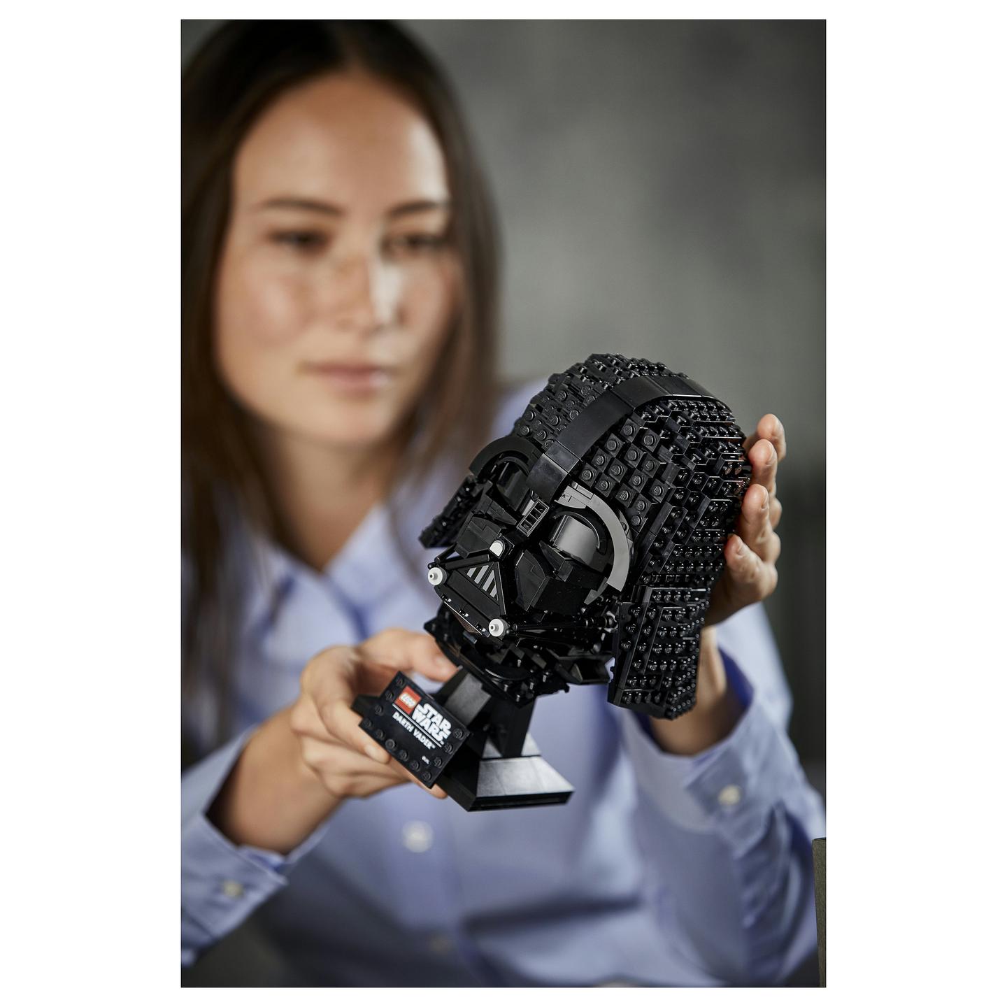 LEGO Star Wars Darth Vader Helmet 75304 - 6