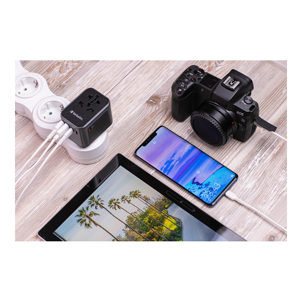 Adapter Verbatim Universal Travel Adapter UTA‑03 / USB‑A / USB‑C - 14