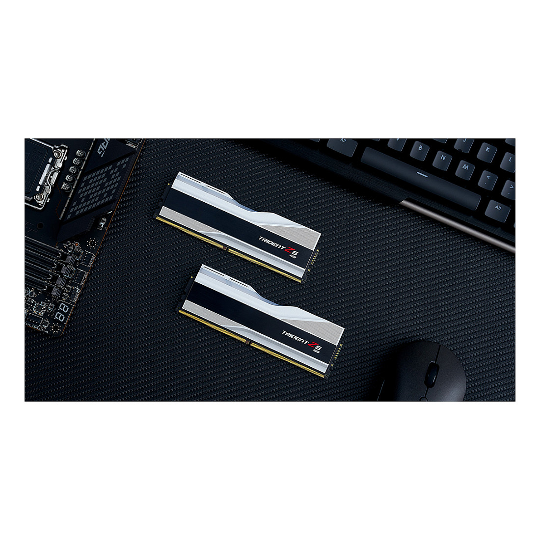 RAM Memorie DDR5 G.Skill Trident Z5 RGB / 32GB(2x16GB) / UDIMM / 6400MHz / CL32 / 288-pin - 7