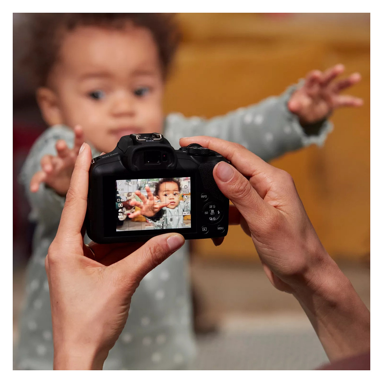 Kamerë digjitale Canon EOS R100 / 24.1MP / 4K / RF-S 18-45mm / Wi-Fi / Bluetooth - Zezë  - 13