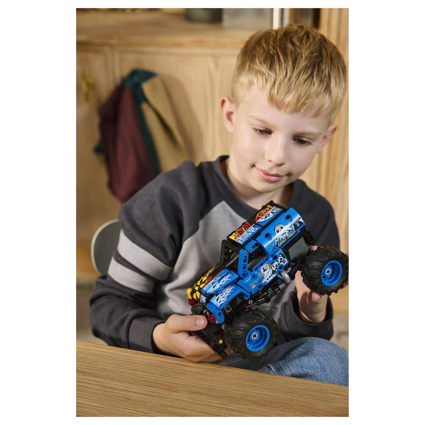 LEGO Technic Monster Jam Grave Digger Fire and Ice 42219 - 3