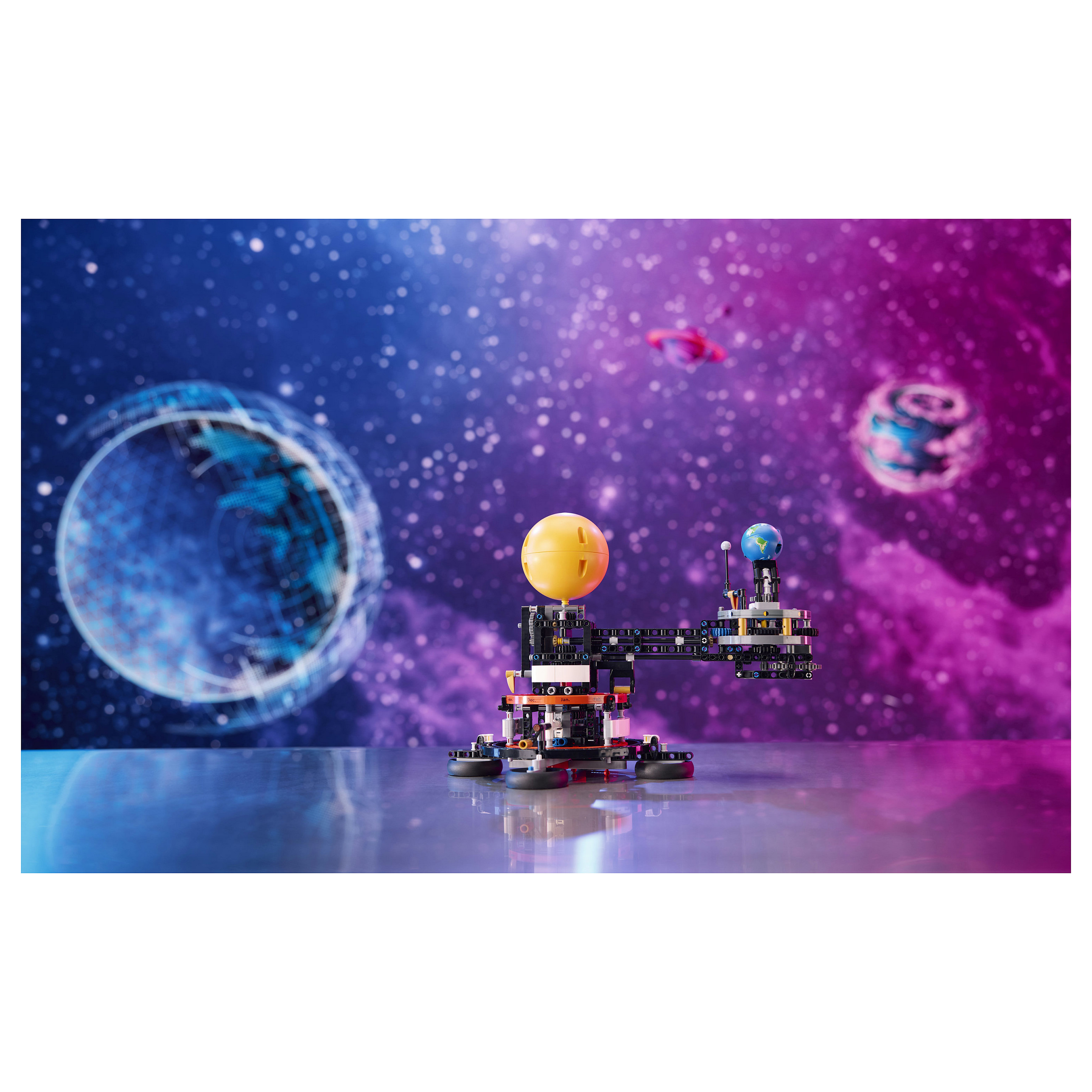 LEGO 42179 Technic Planet Earth and Moon in Orbit - 23