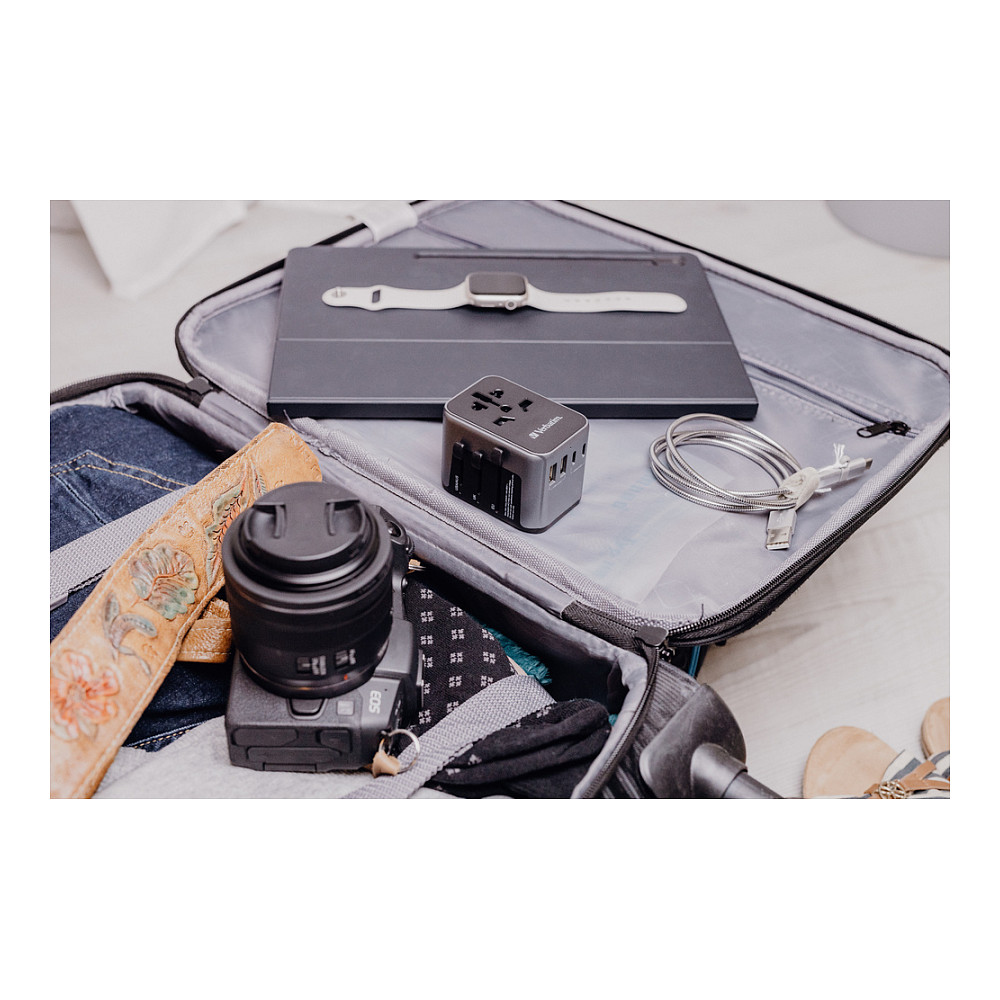 Adapter Verbatim Universal Travel Adapter UTA‑03 / USB‑A / USB‑C - 18
