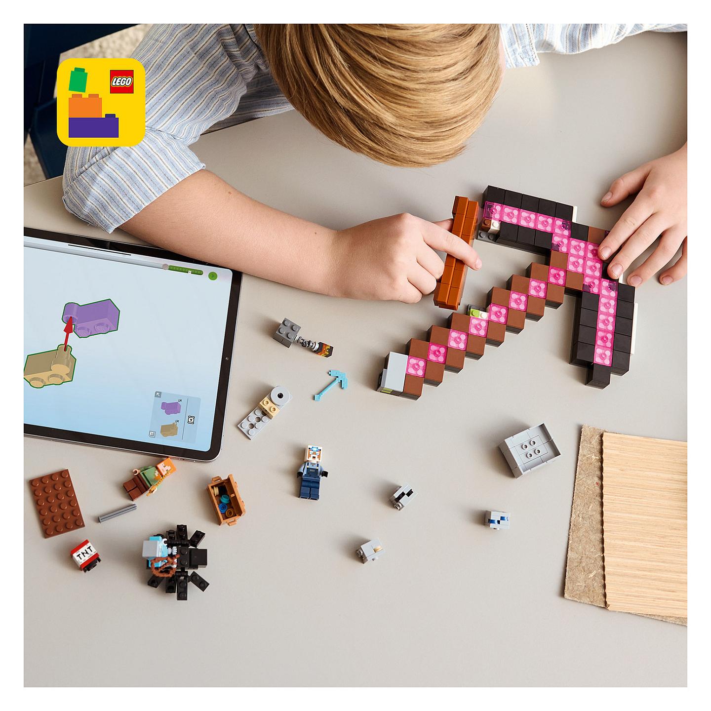 LEGO Minecraft The Pickaxe Mine - 12