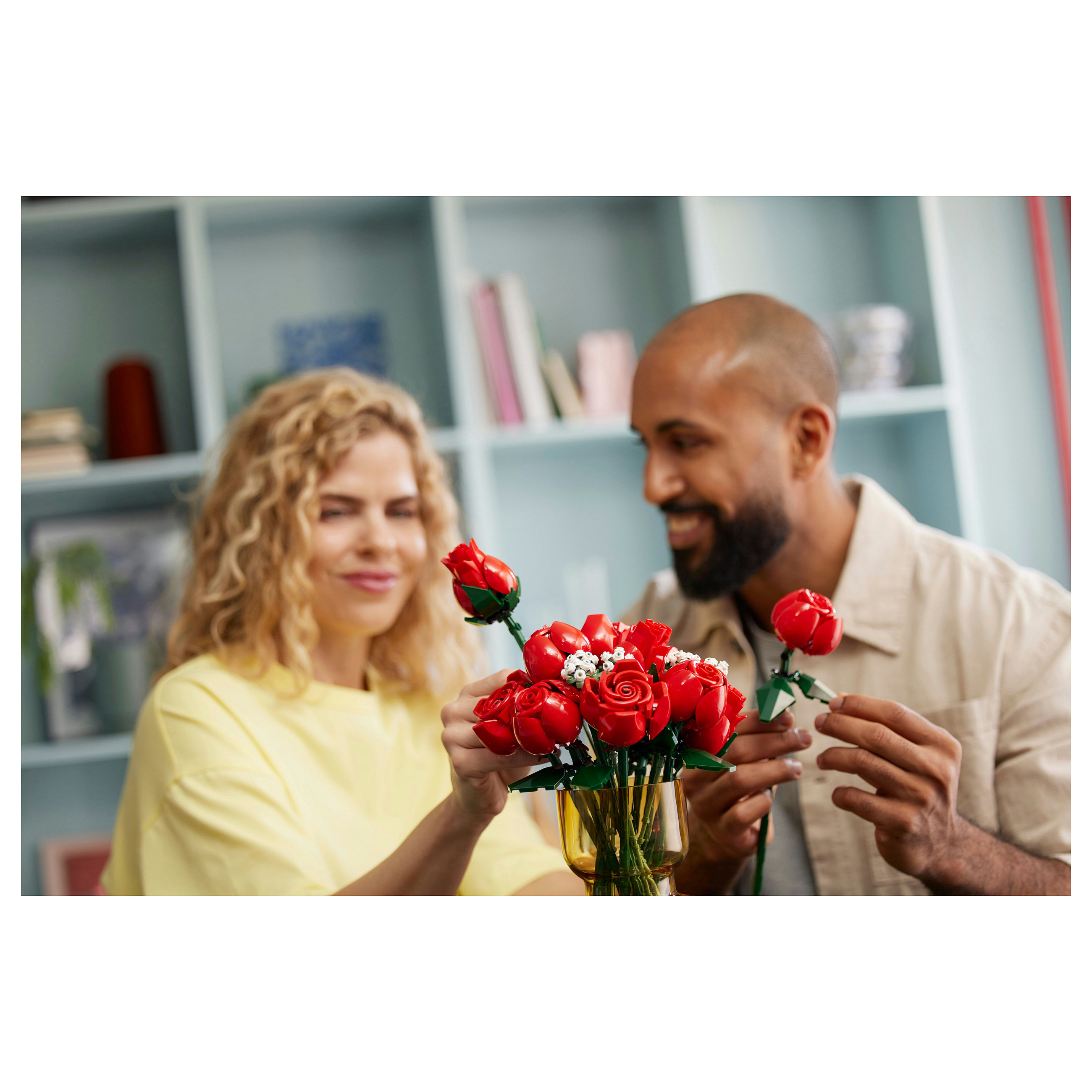 LEGO Icons Bouquet of Roses 10328 - 44