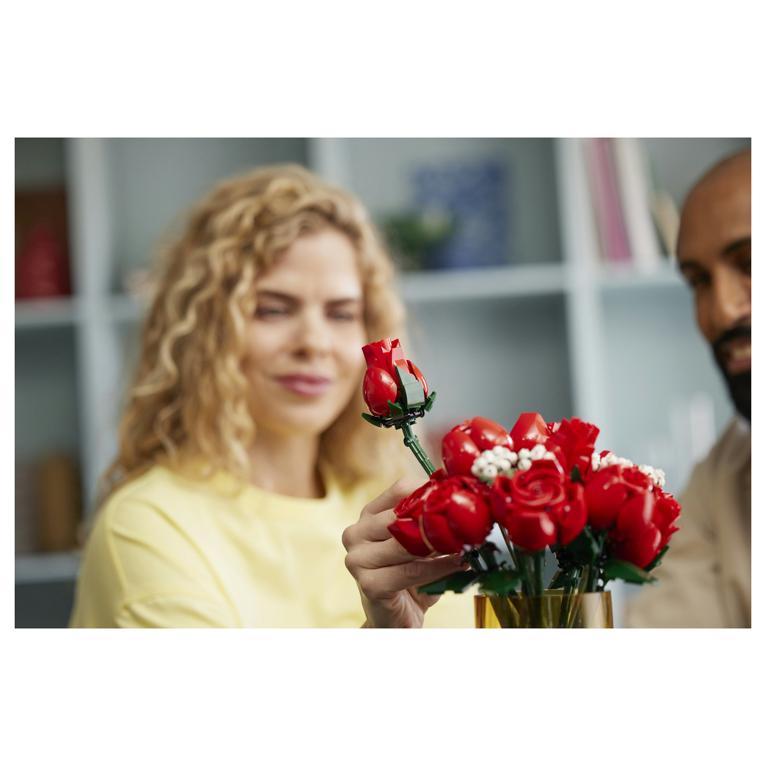 LEGO Icons Bouquet of Roses 10328 - 7