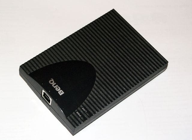 Wireless LAN USB Adapter BenQ AWL300 / USB / 2.4 GHz / 11 Mbps / Wi-Fi / 128-bit WEP protection / I zi