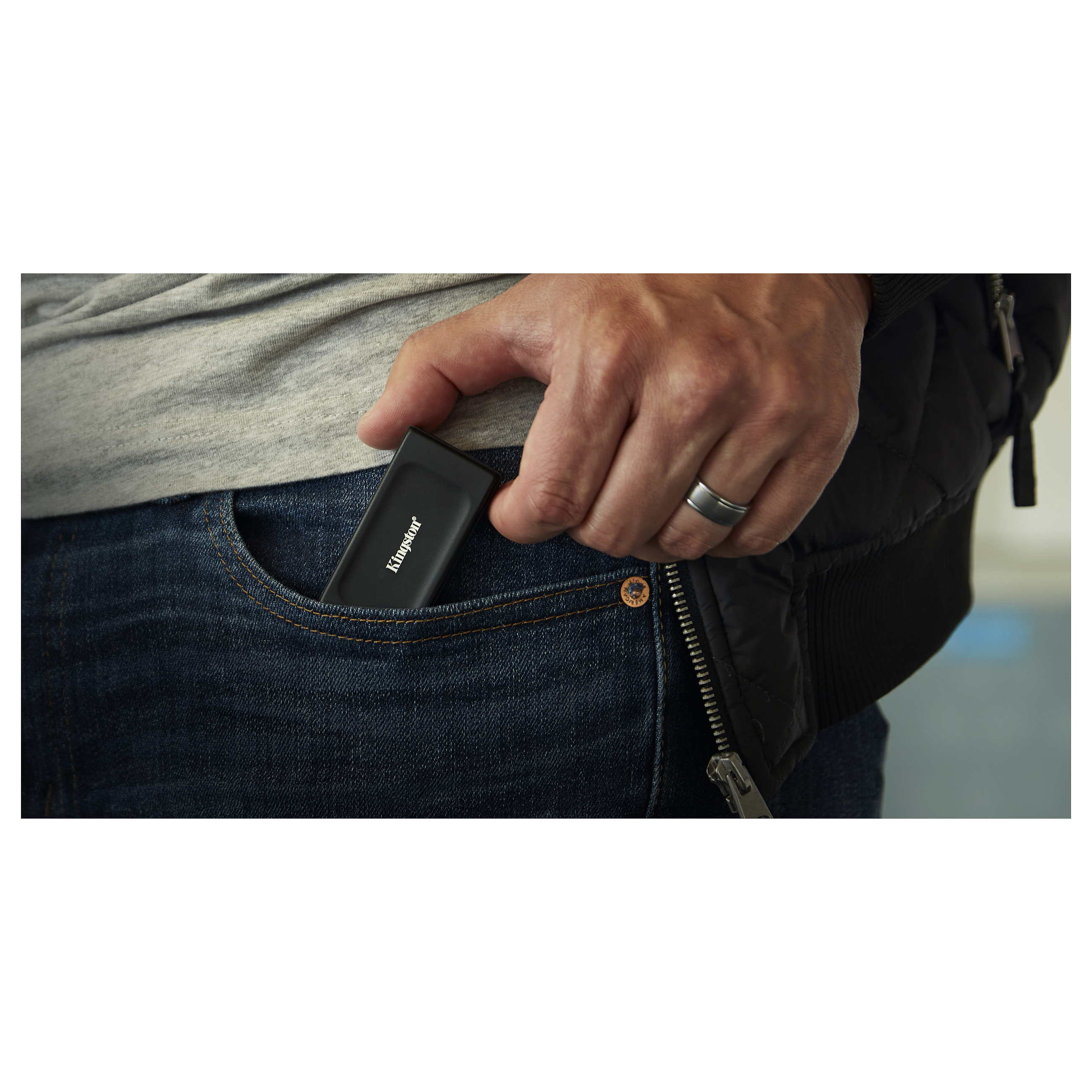 SSD e Jashtme 2TB Kingston XS1000 USB 3.2 Gen2 e zezë - 6