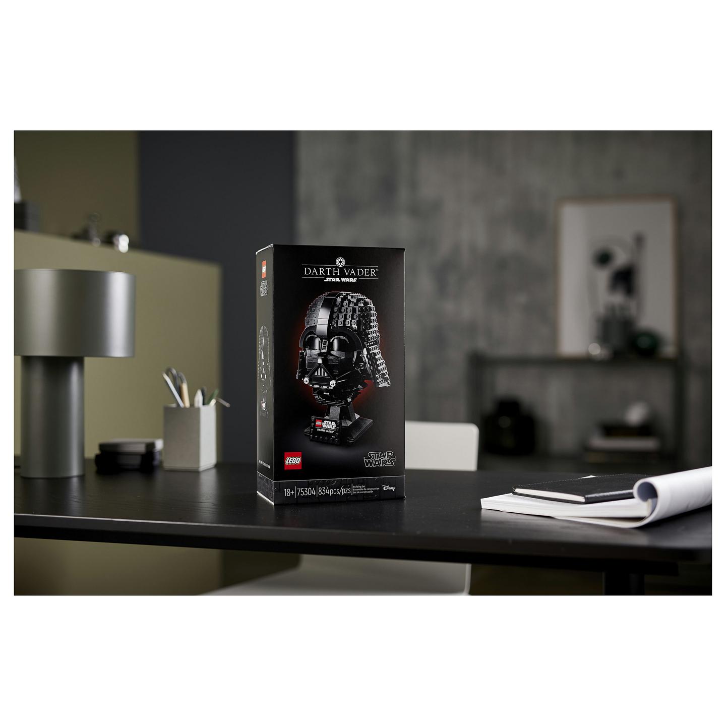 LEGO Star Wars Darth Vader Helmet 75304 - 28