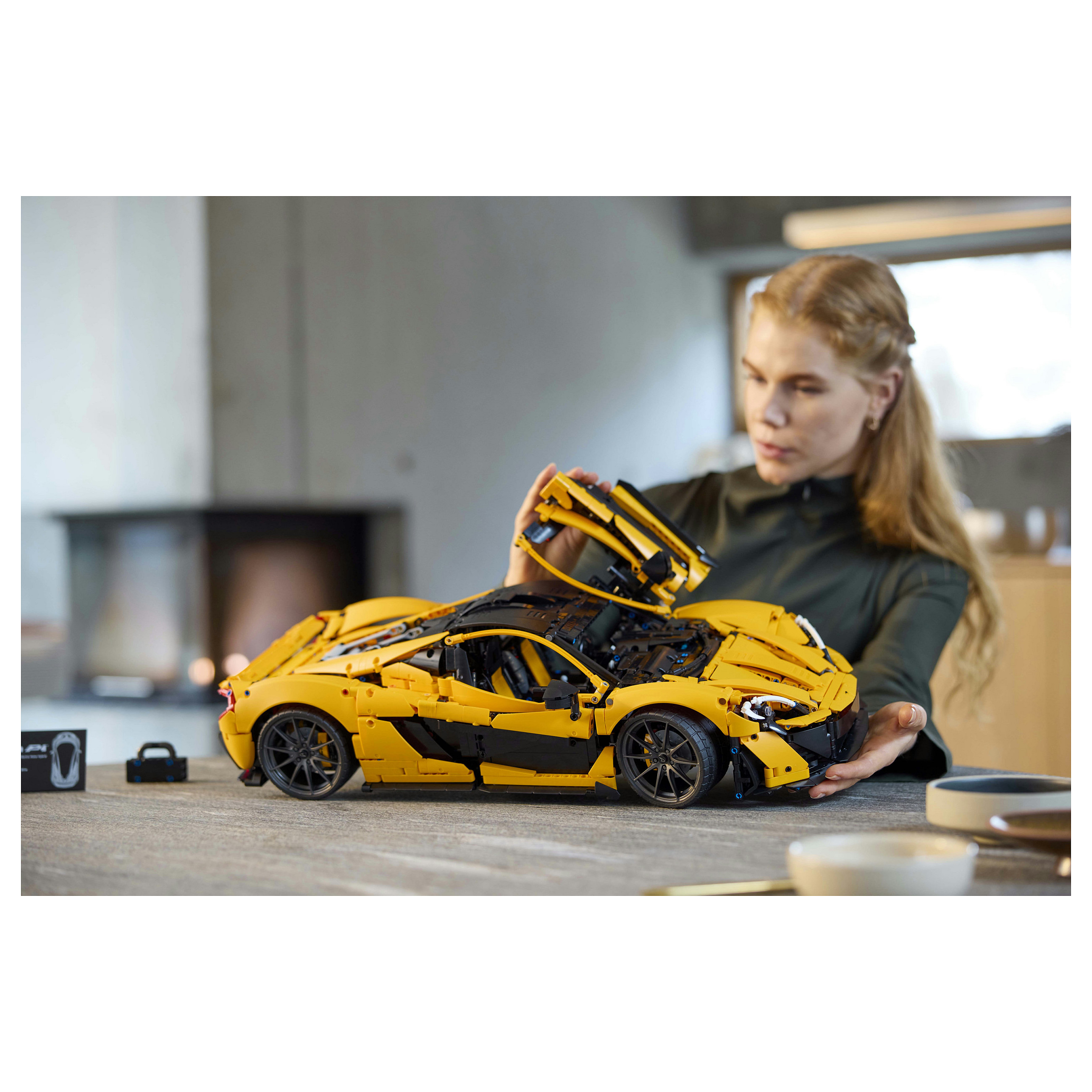 LEGO Technic McLaren P1 - 5