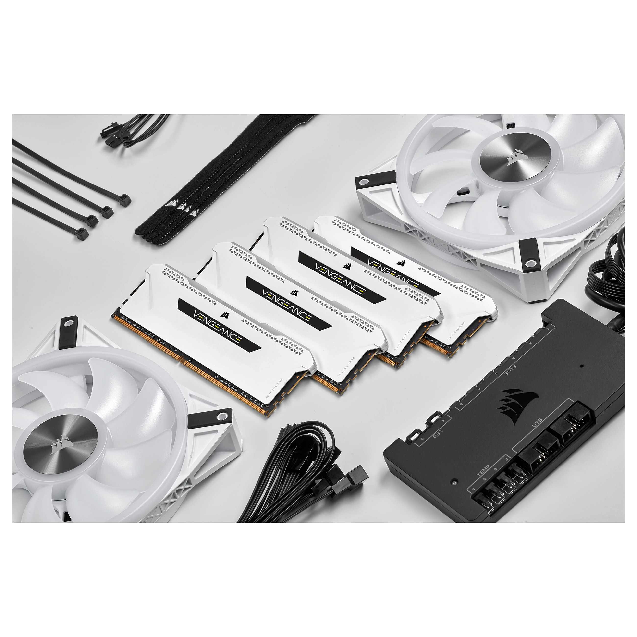 RAM Memorie DDR4 / 32GB / 3200MHz / CL16 / Corsair Vengeance RGB Pro SL White / DIMM - 5