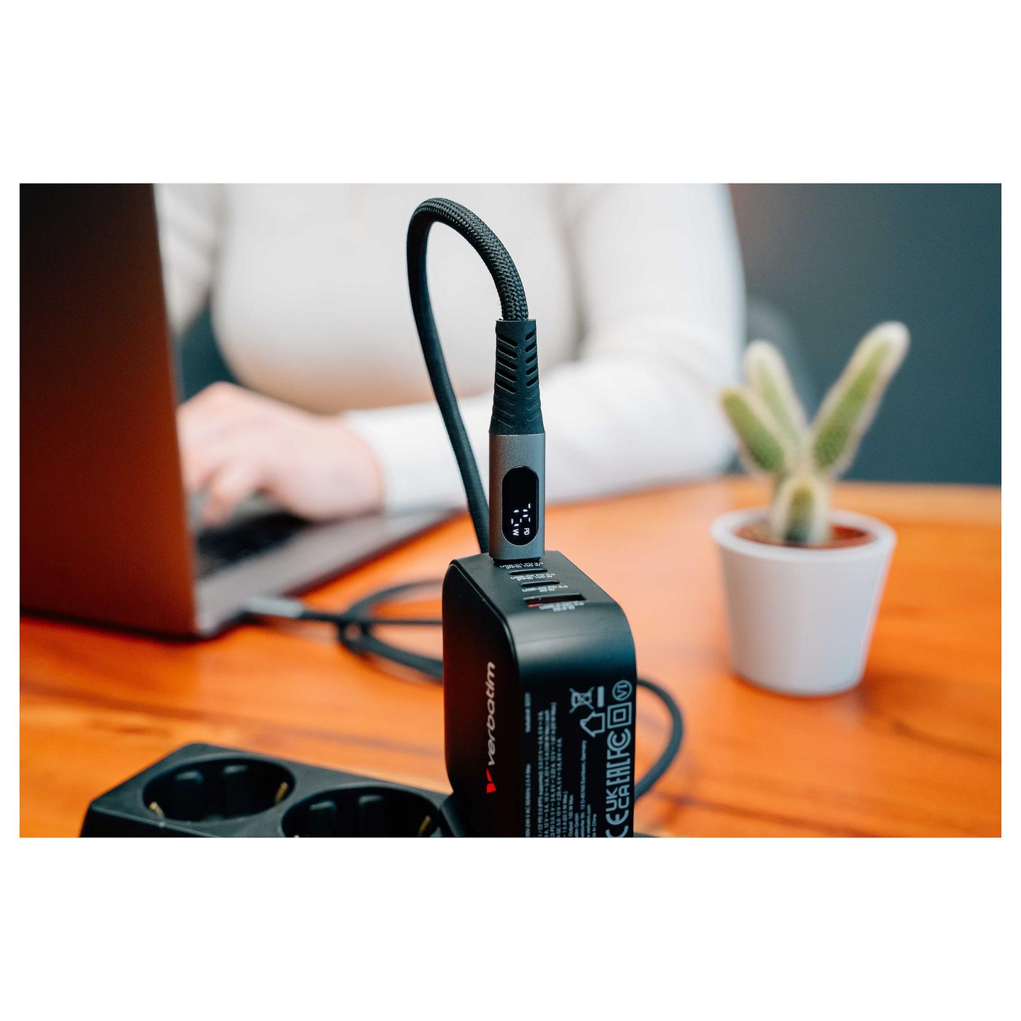 Kabllo USB Verbatim 31849, USB-C në USB-C, 120 cm, USB4, 240W, 40 Gbps, Power Delivery 3.1, Ekran LED – Zezë/Argjend - 5