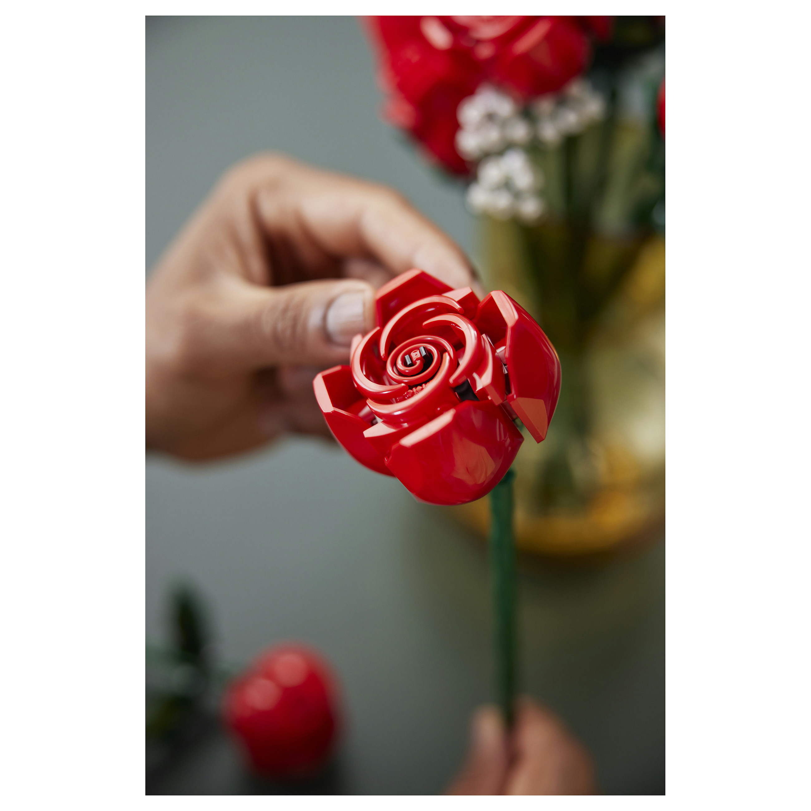 LEGO Icons Bouquet of Roses 10328 - 9