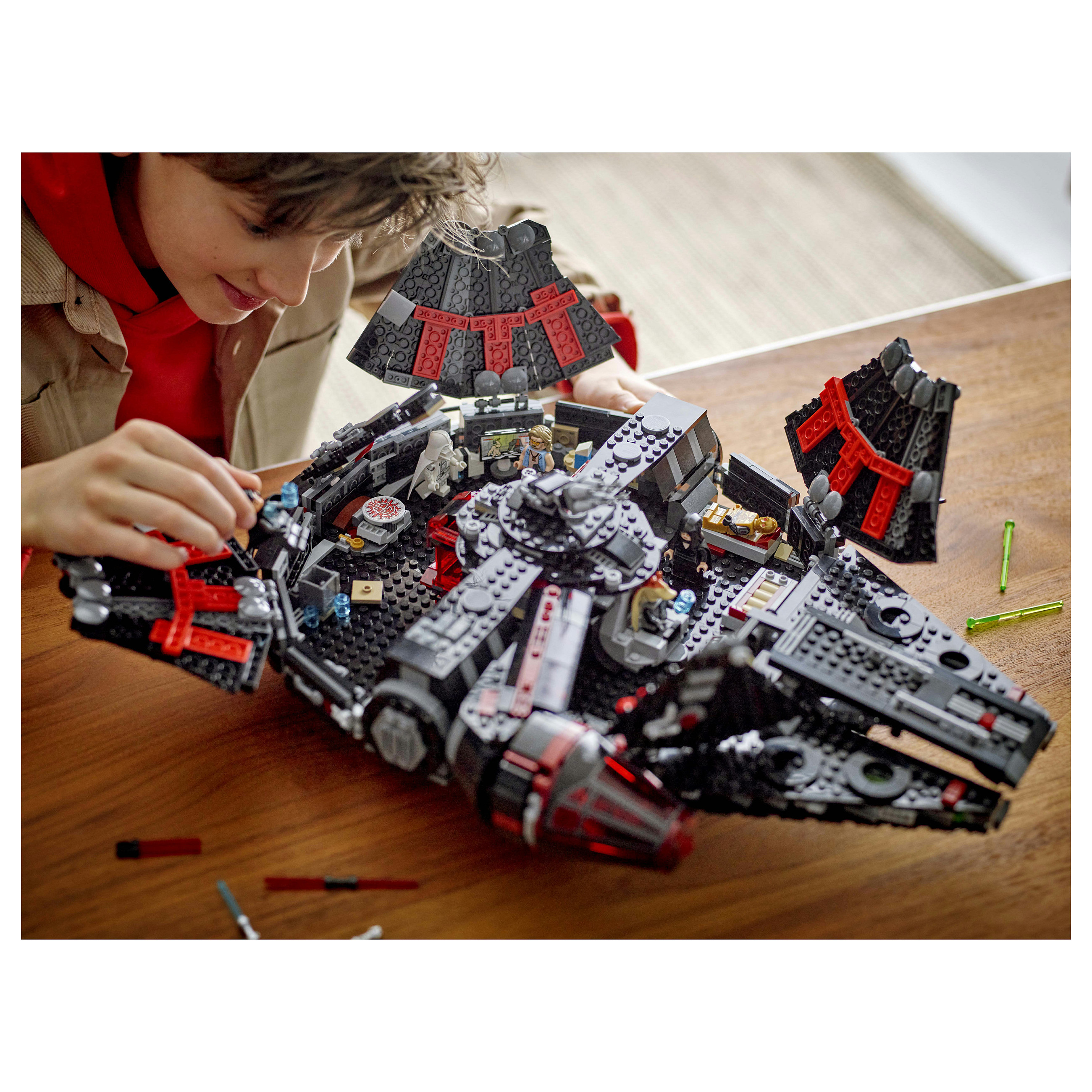 LEGO Star Wars Dunkler Millennium Falke 75389 - 4