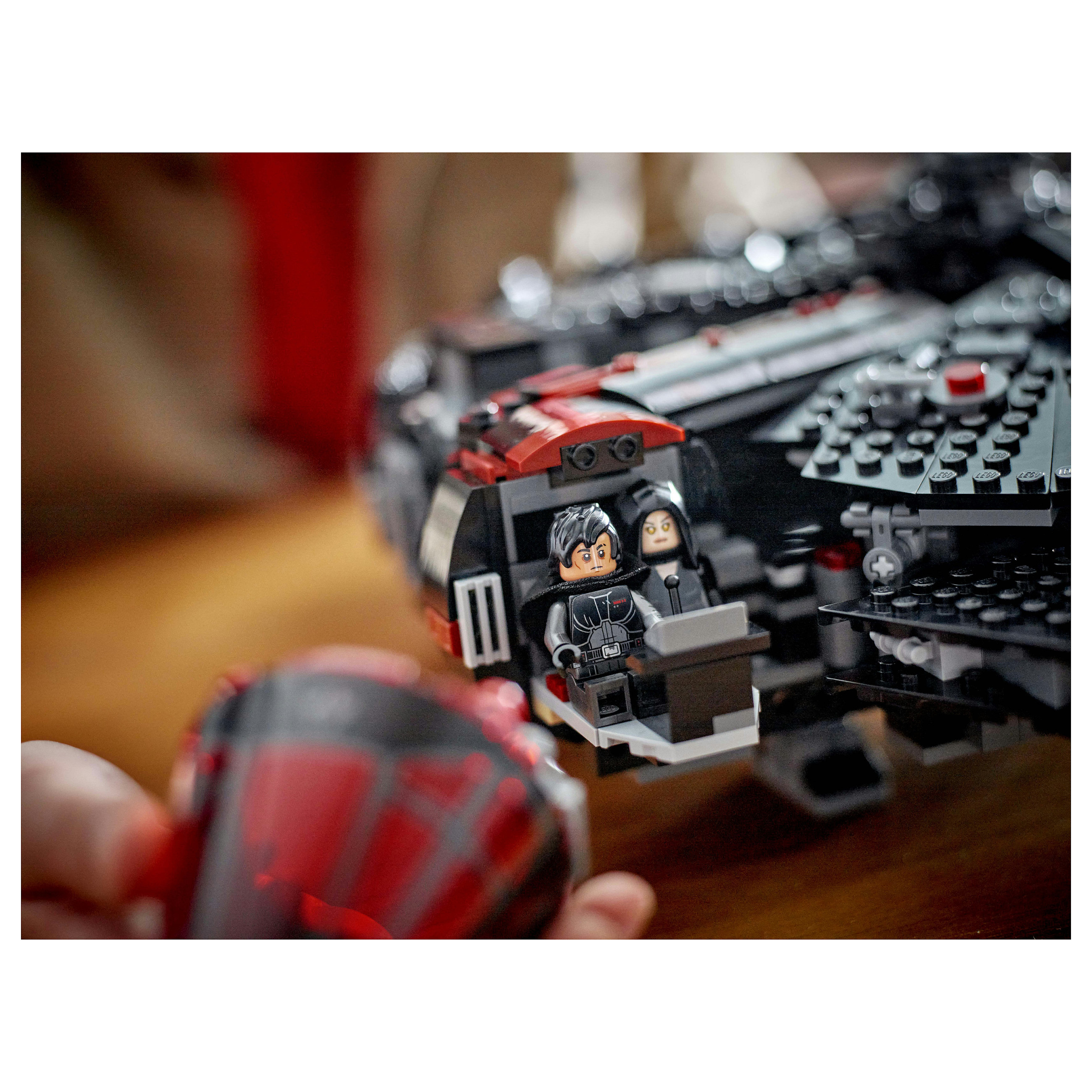 LEGO Star Wars Dunkler Millennium Falke 75389 - 6
