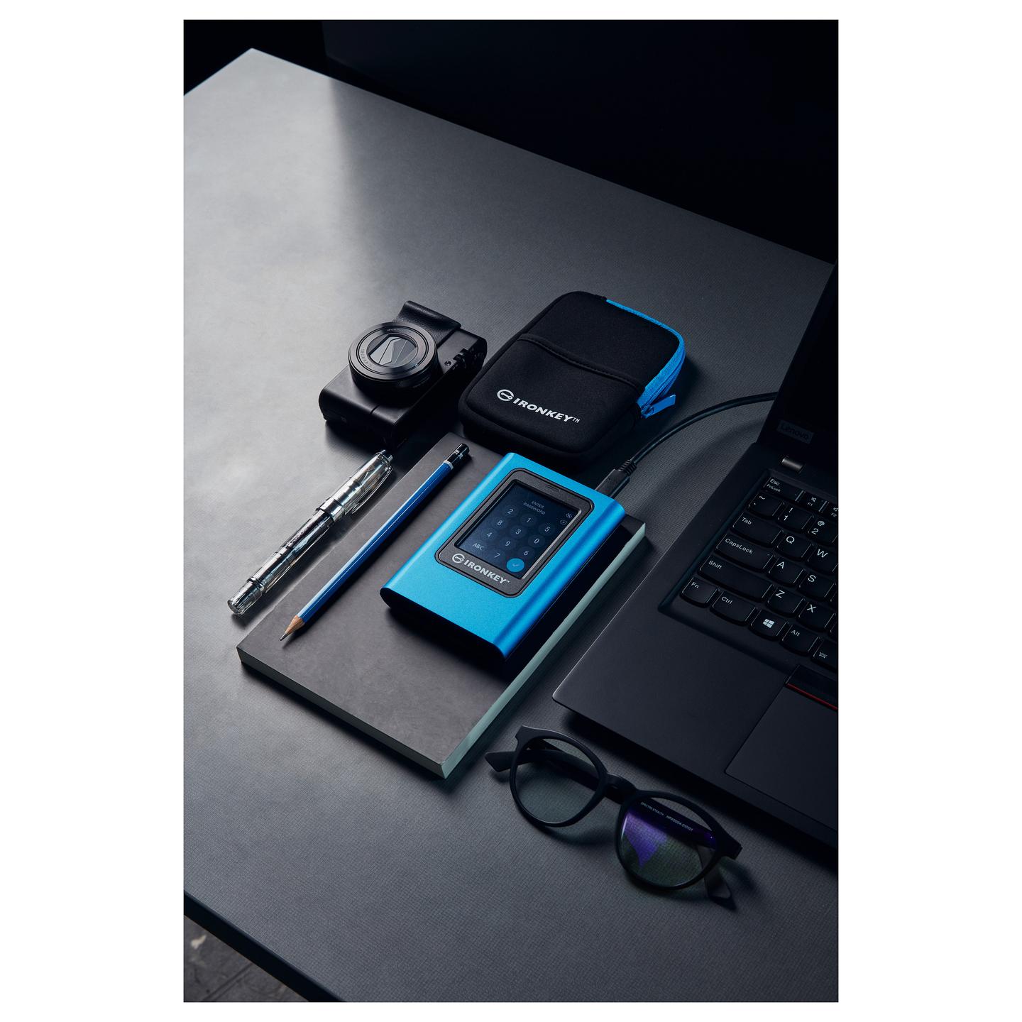 SSD e Jashtme Kingston IronKey Vault Privacy 80 / USB 3.2 Gen 1 / Type-C / Enkriptim XTS-AES 256-bit - Blu - 11