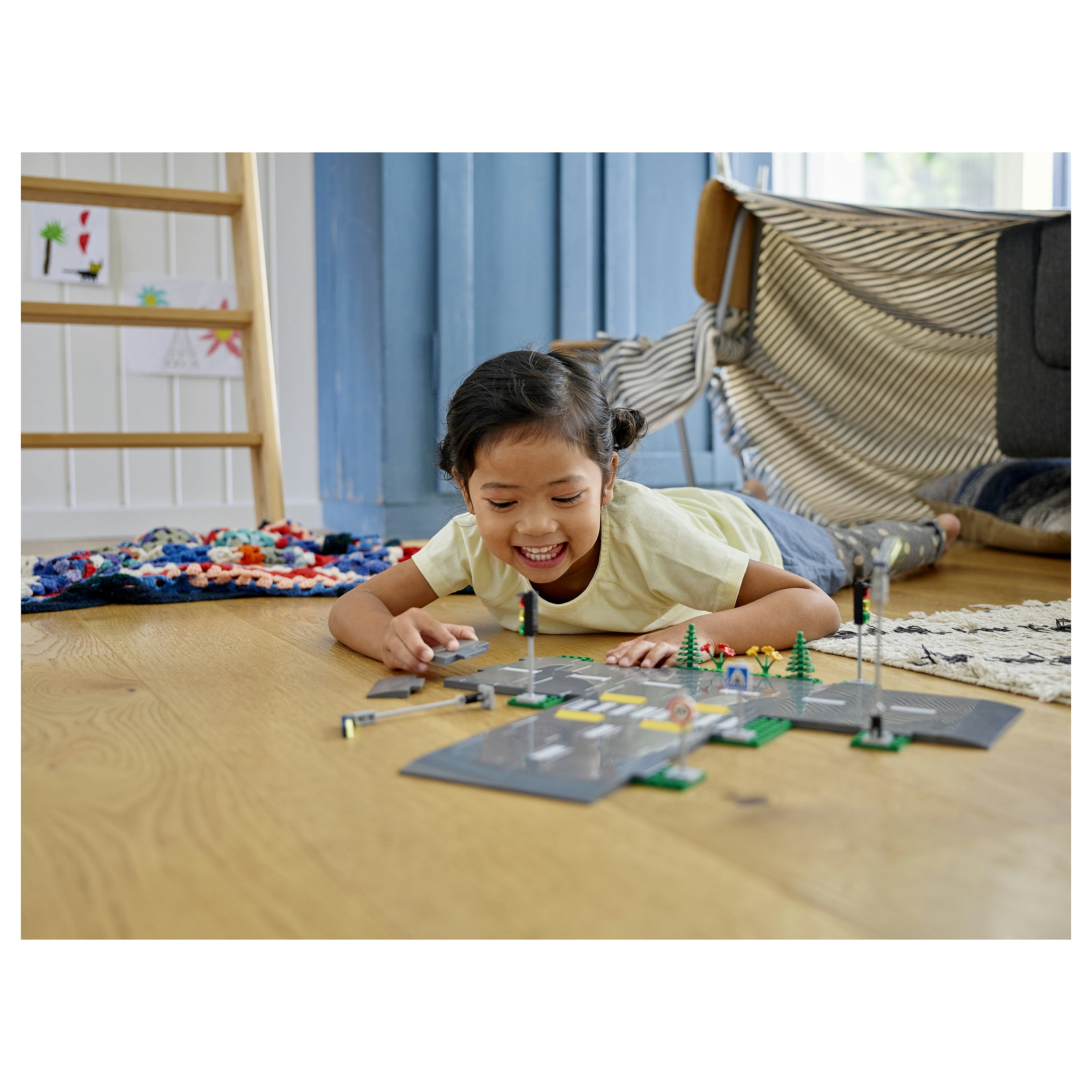 LEGO City 60304 – Road Intersection with Traffic Lights - 5