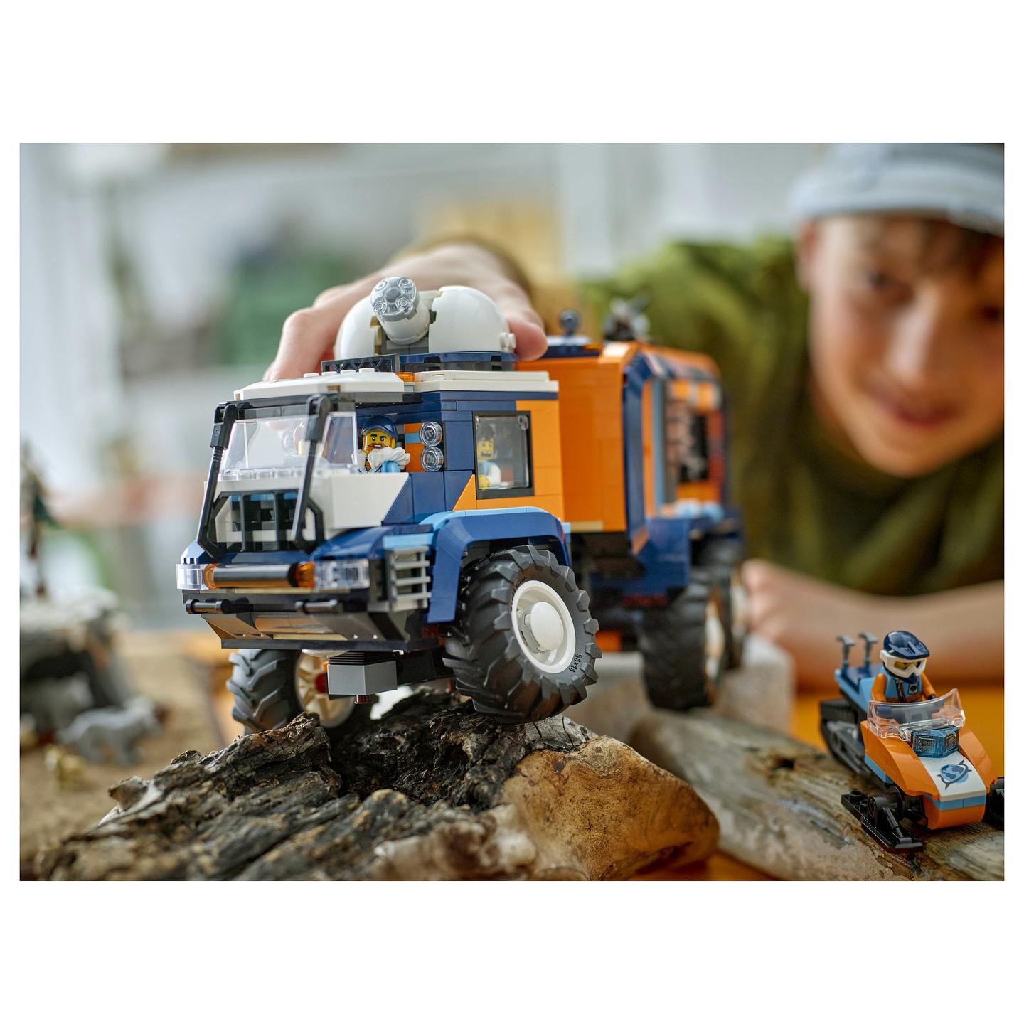 LEGO City Arctic Explorer Science Lab Truck - 8