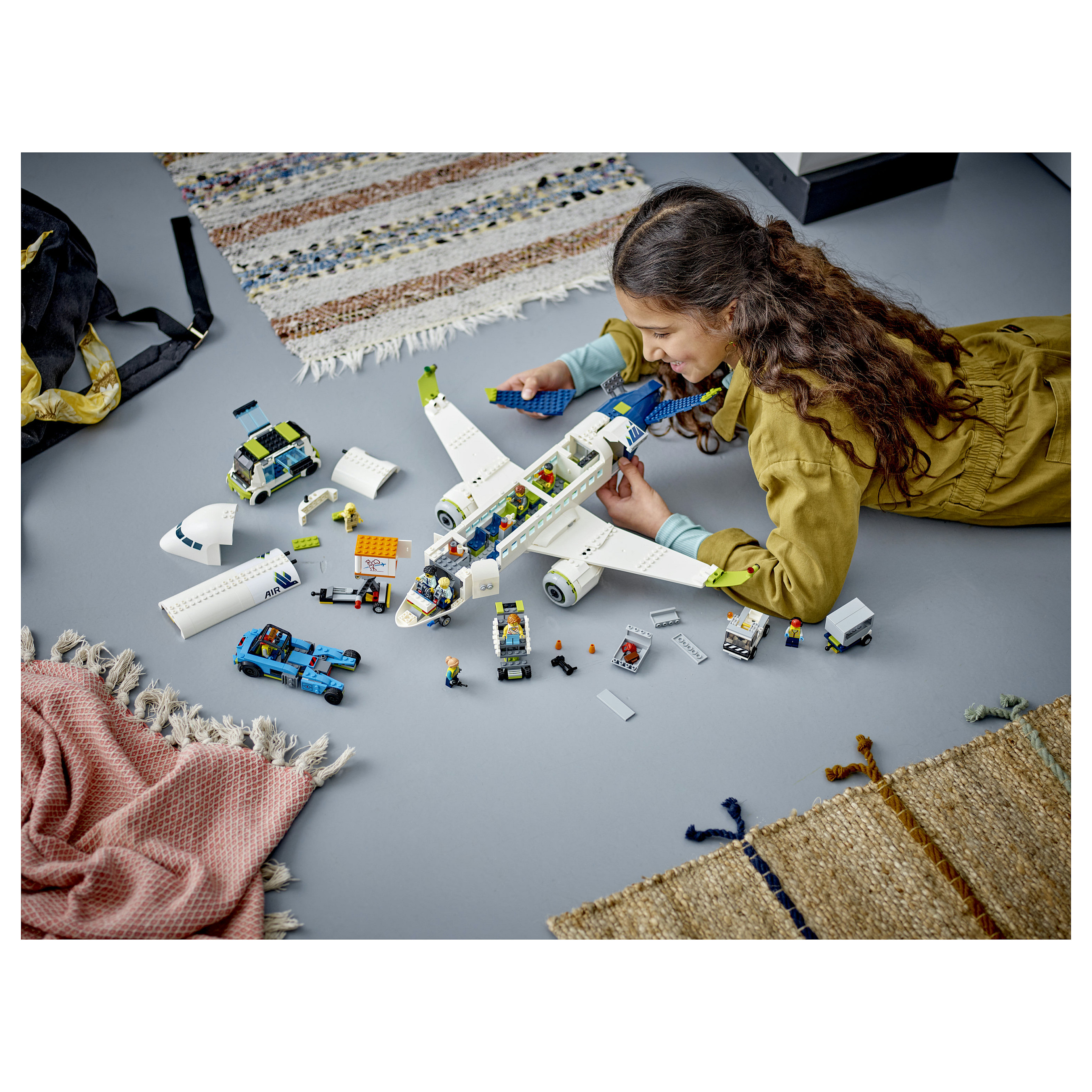 LEGO City Passenger Airplane 60367 - 25