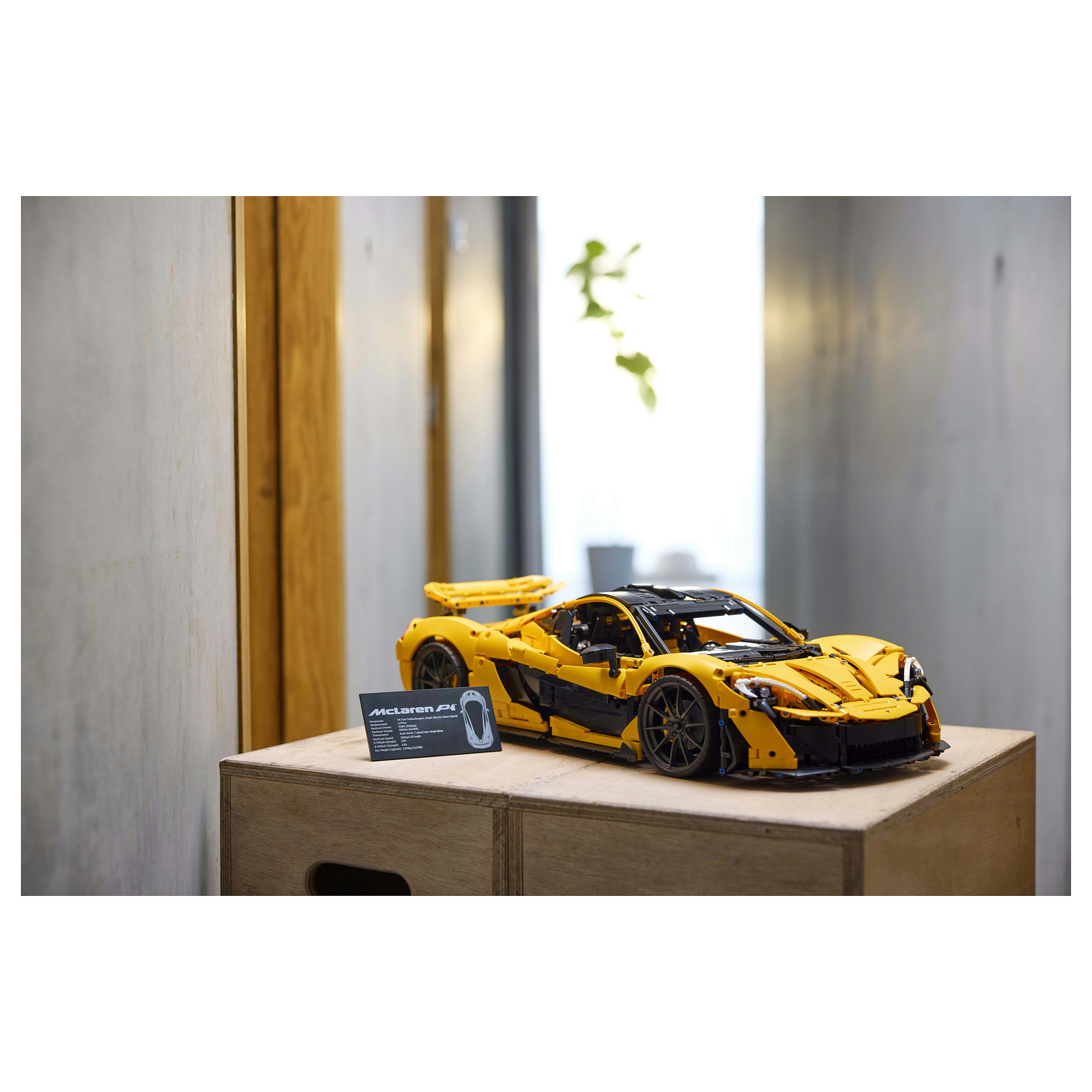 LEGO Technic McLaren P1 - 29