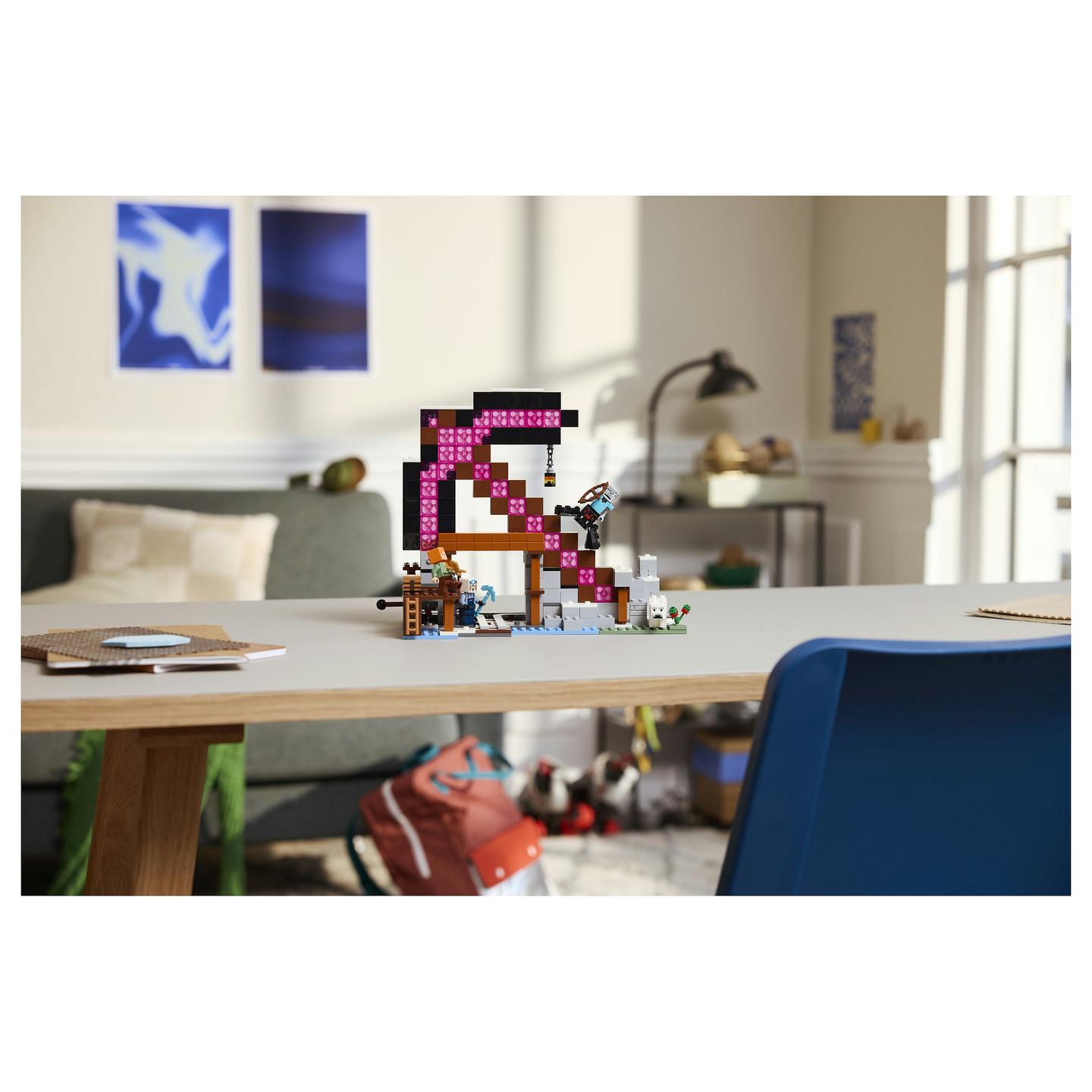 LEGO Minecraft The Pickaxe Mine - 16