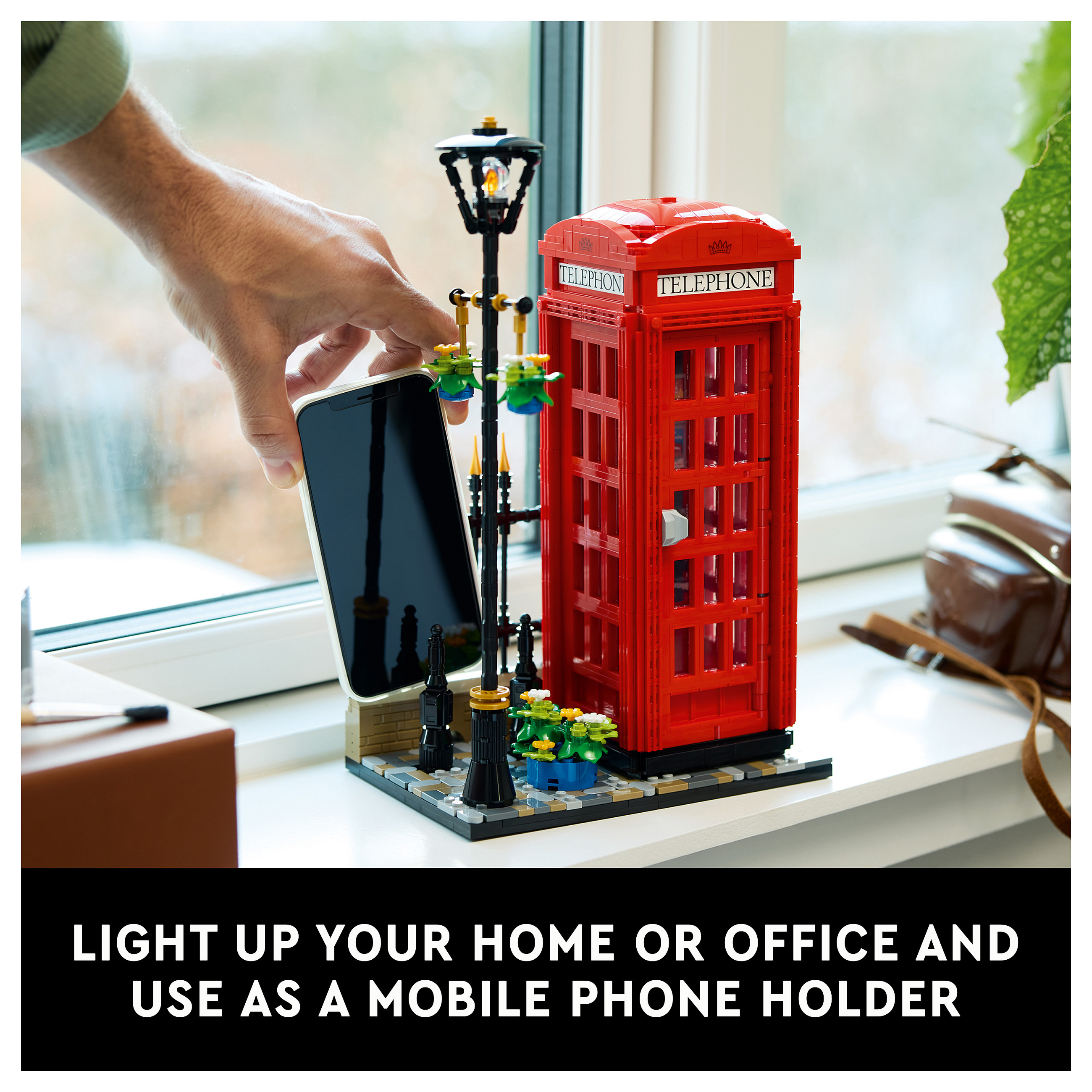 LEGO Ideas Red London Telephone Box 21347 - 36