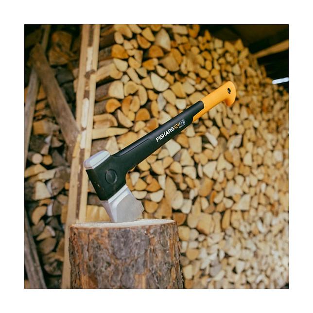 Sëpatë për Çarjen e Drurit Fiskars X-series X24, Madhësi M, 60cm, me Mbrojtëse Tehu - Zezë/Portokalli - 7
