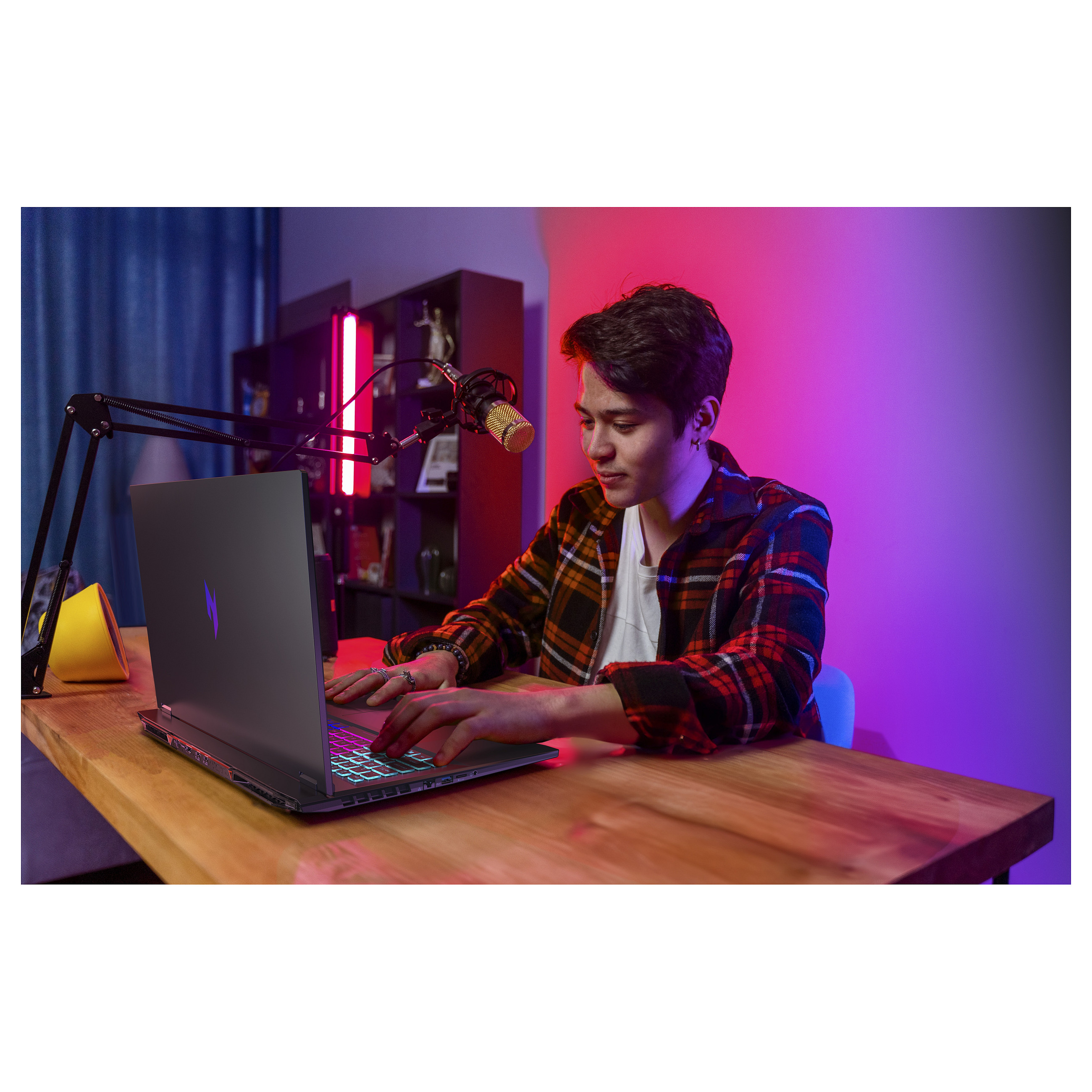 Laptop Gaming Acer Nitro 18 AI AN18-61-R31H / Ryzen AI 7 350 / 16GB DDR5 / 1TB / 18" WUXGA IPS 165Hz / RTX 5050 8GB - Zezë - 8