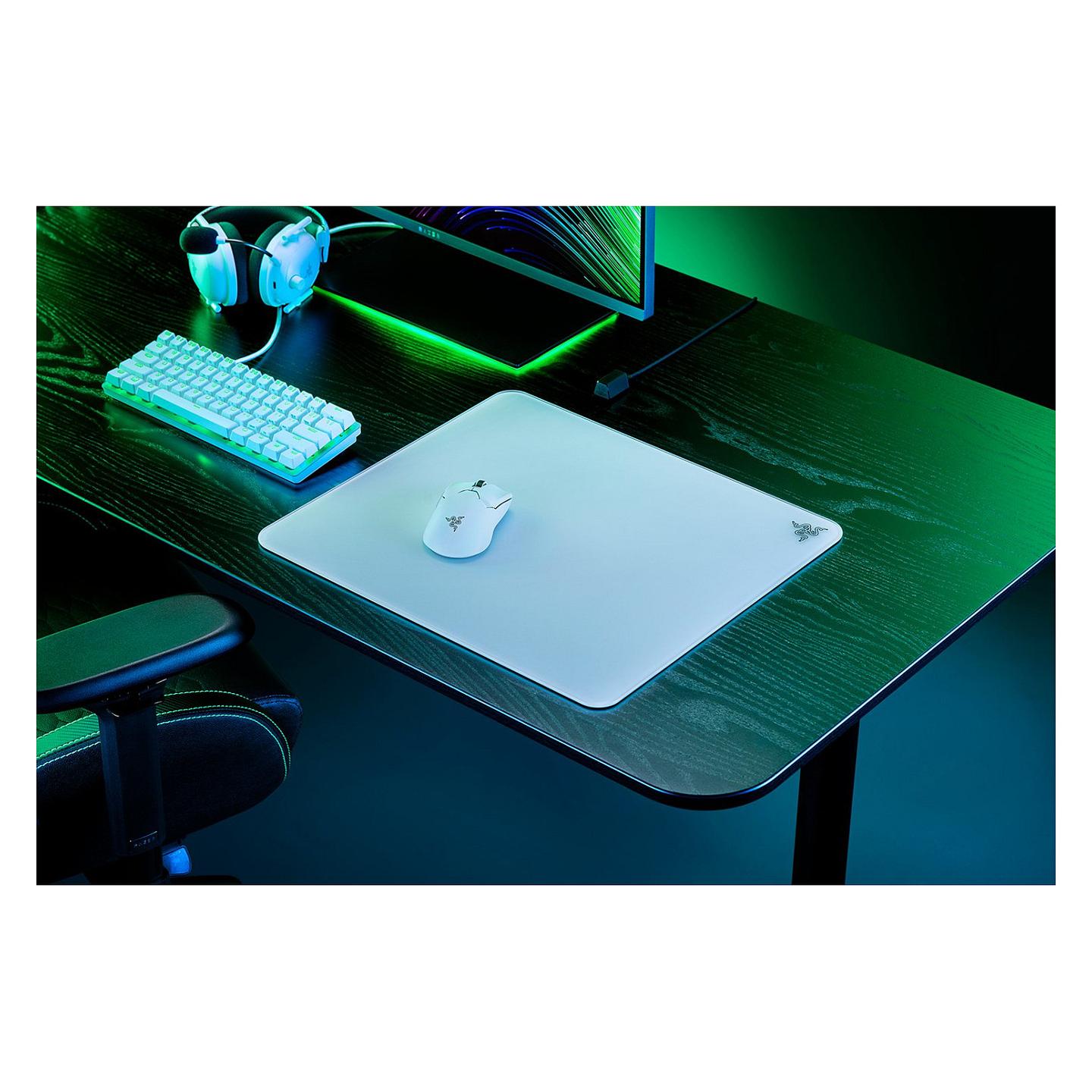 Mauspad Gaming Razer Atlas, Xham i Temperuar, 400 x 450 x 4mm, Sipërfaqe Ultra e Lëmuar, Bazë Antirrëshqitëse - Bardhë - 2