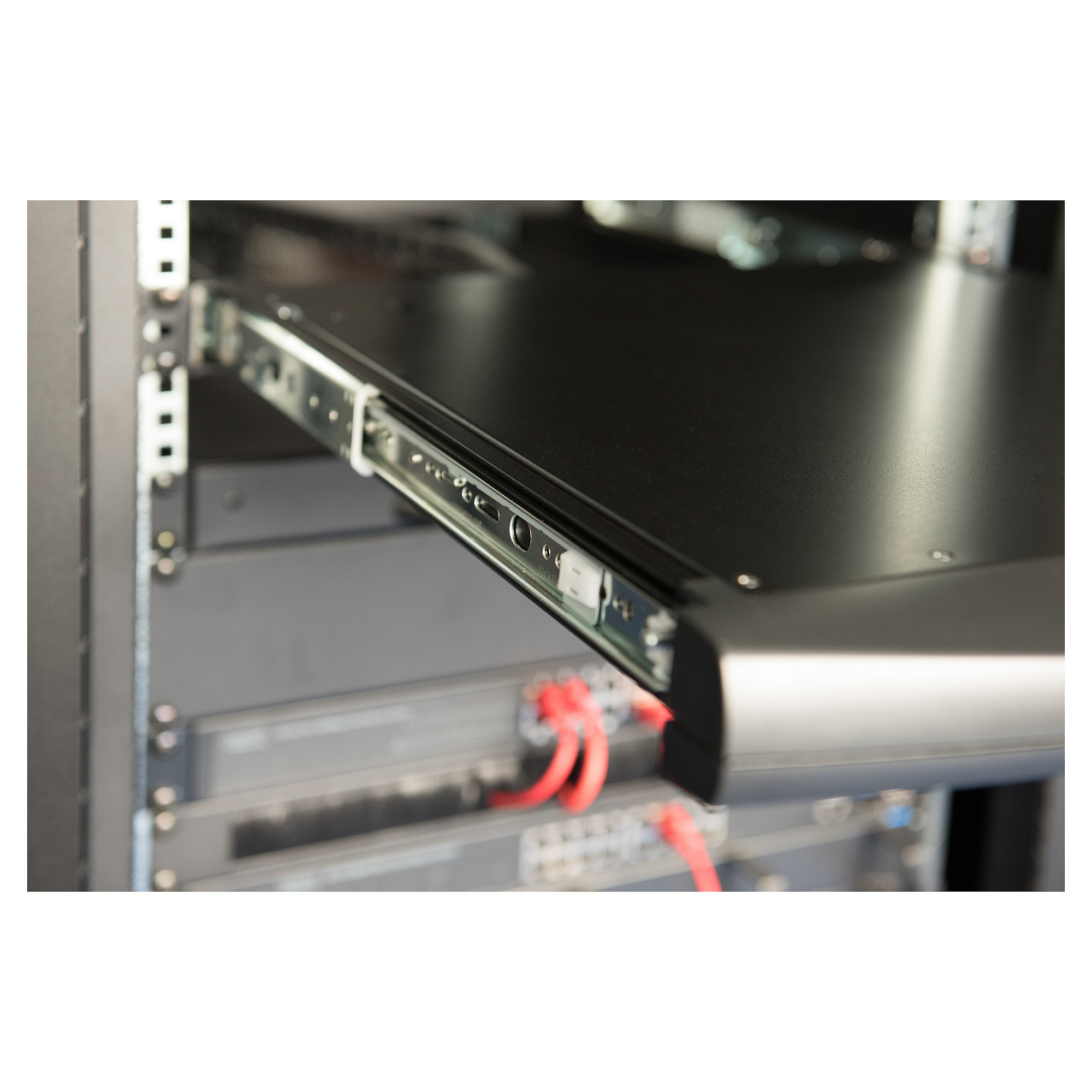 DIGITUS 19" LCD KVM Console / 8-Port VGA / German Keyboard - 8