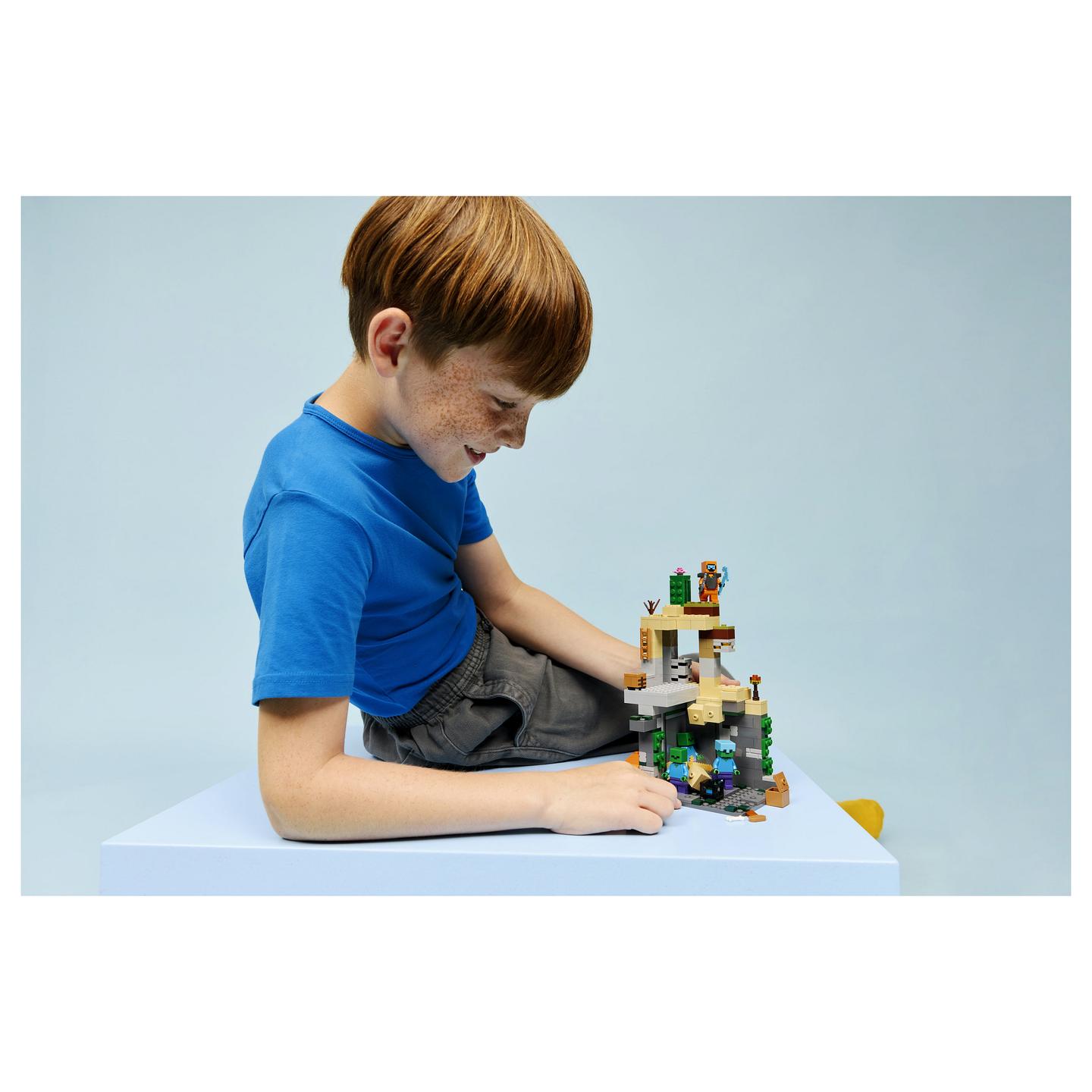 LEGO Minecraft 21587 building toy - 5