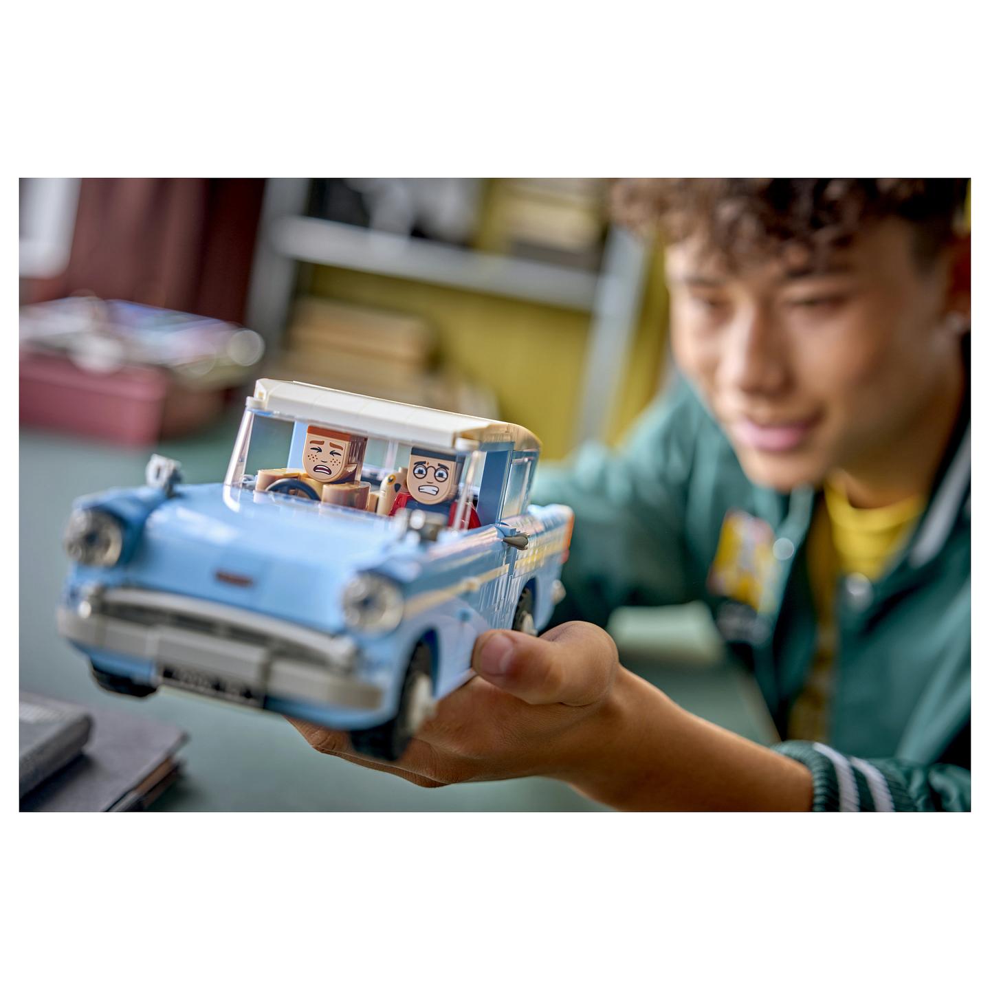 LEGO Harry Potter Enchanted Flying Ford Anglia 76470 - 3