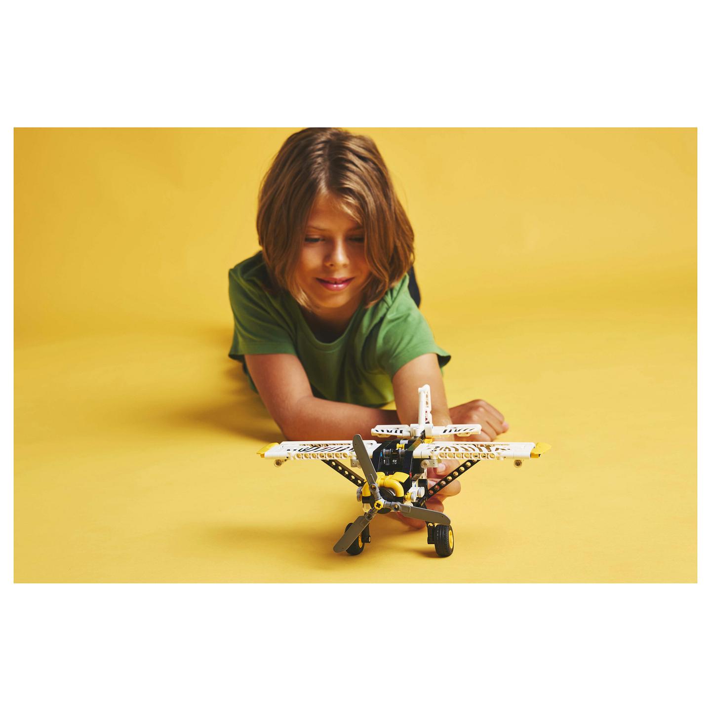 LEGO Technic Bush Plane - 8