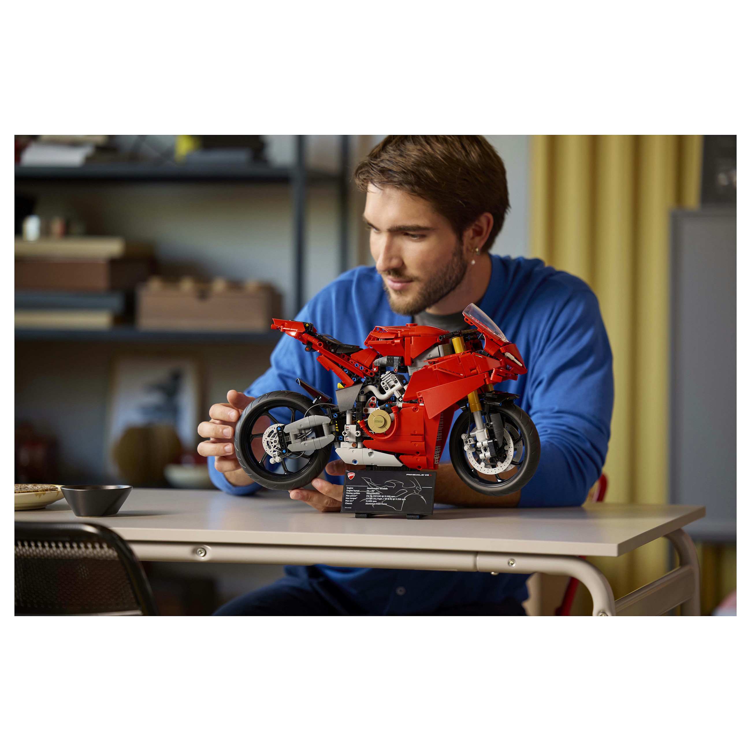 LEGO 42202 Technic Ducati Panigale V4 S Motorcycle - 6