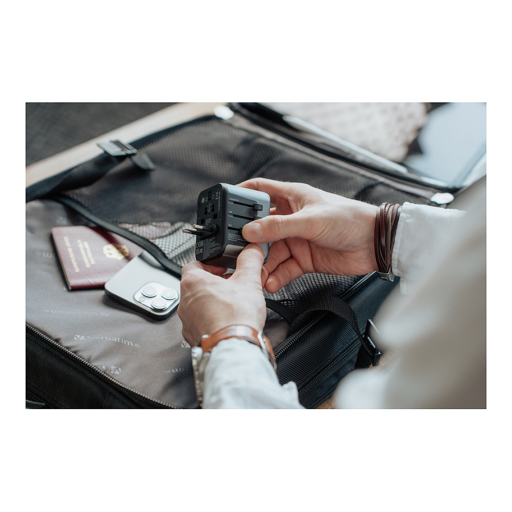 Adapter Verbatim Universal Travel Adapter UTA‑03 / USB‑A / USB‑C - 23