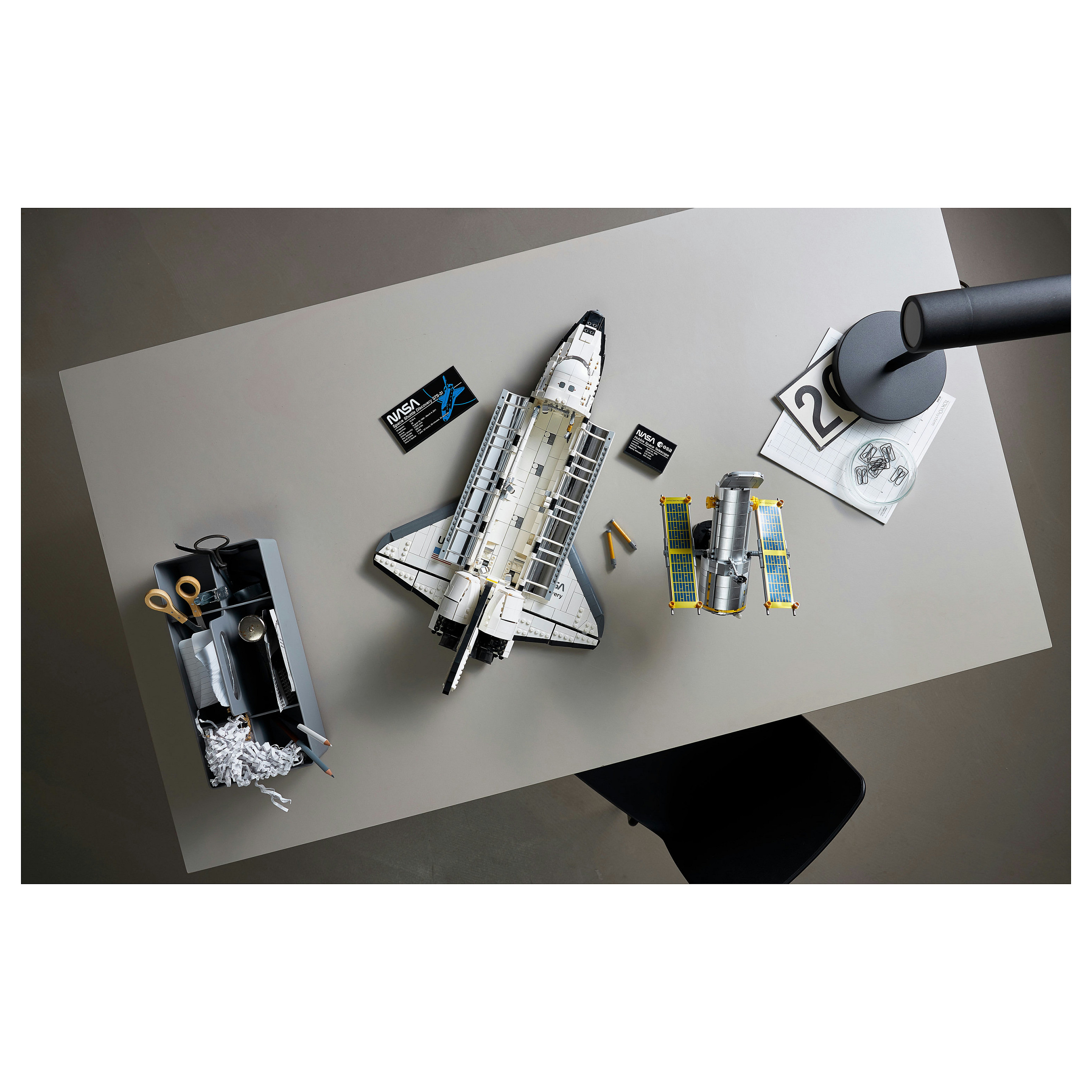 Lego Creator Expert NASA Space Shuttle Discovery - 32