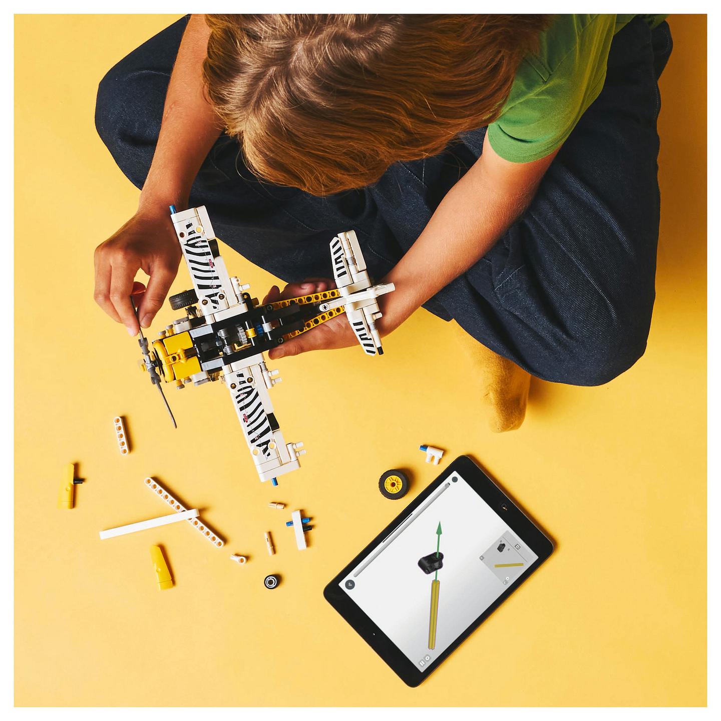 LEGO Technic Bush Plane - 10