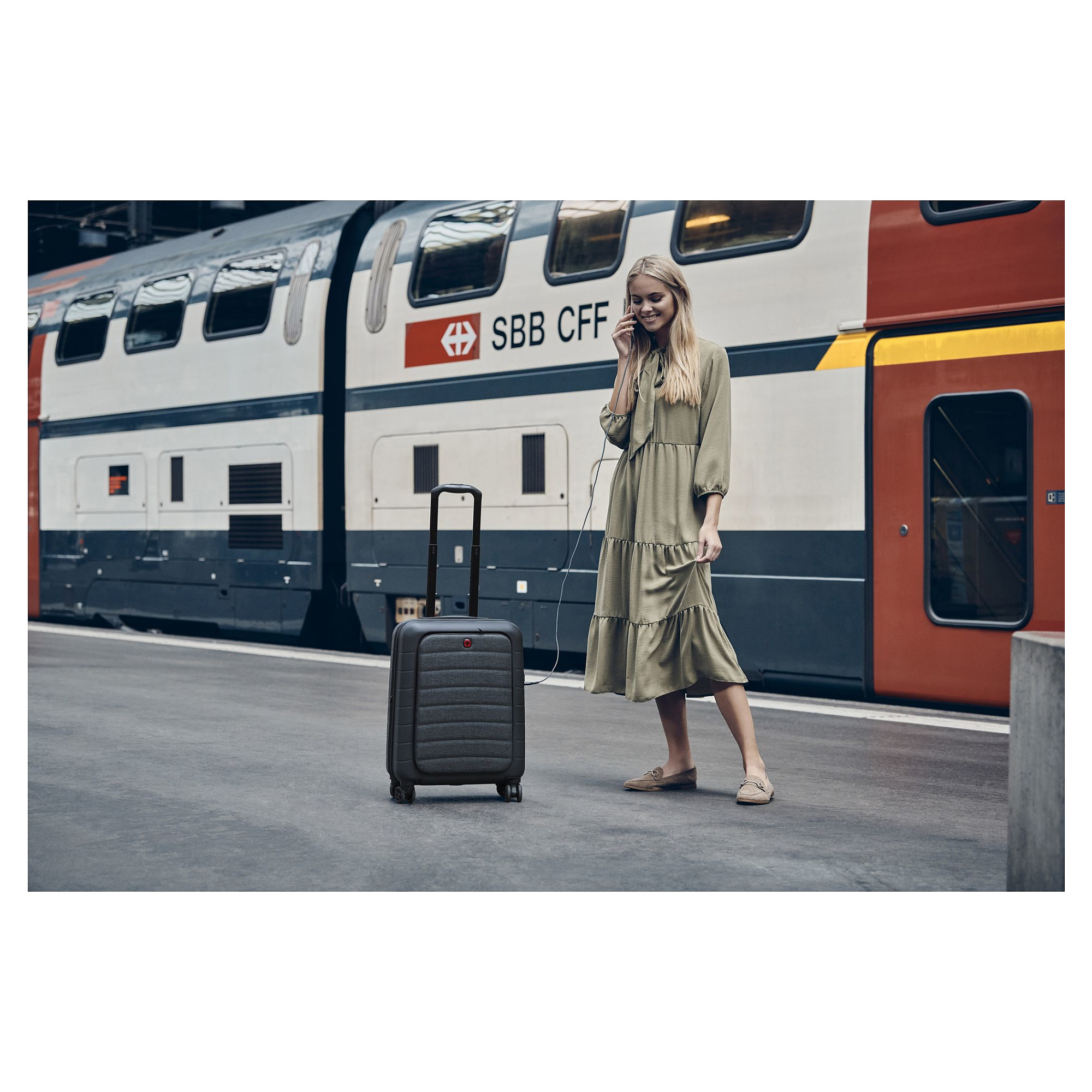 WENGER Syntry Carry-On Case with Laptop Compartment - 13